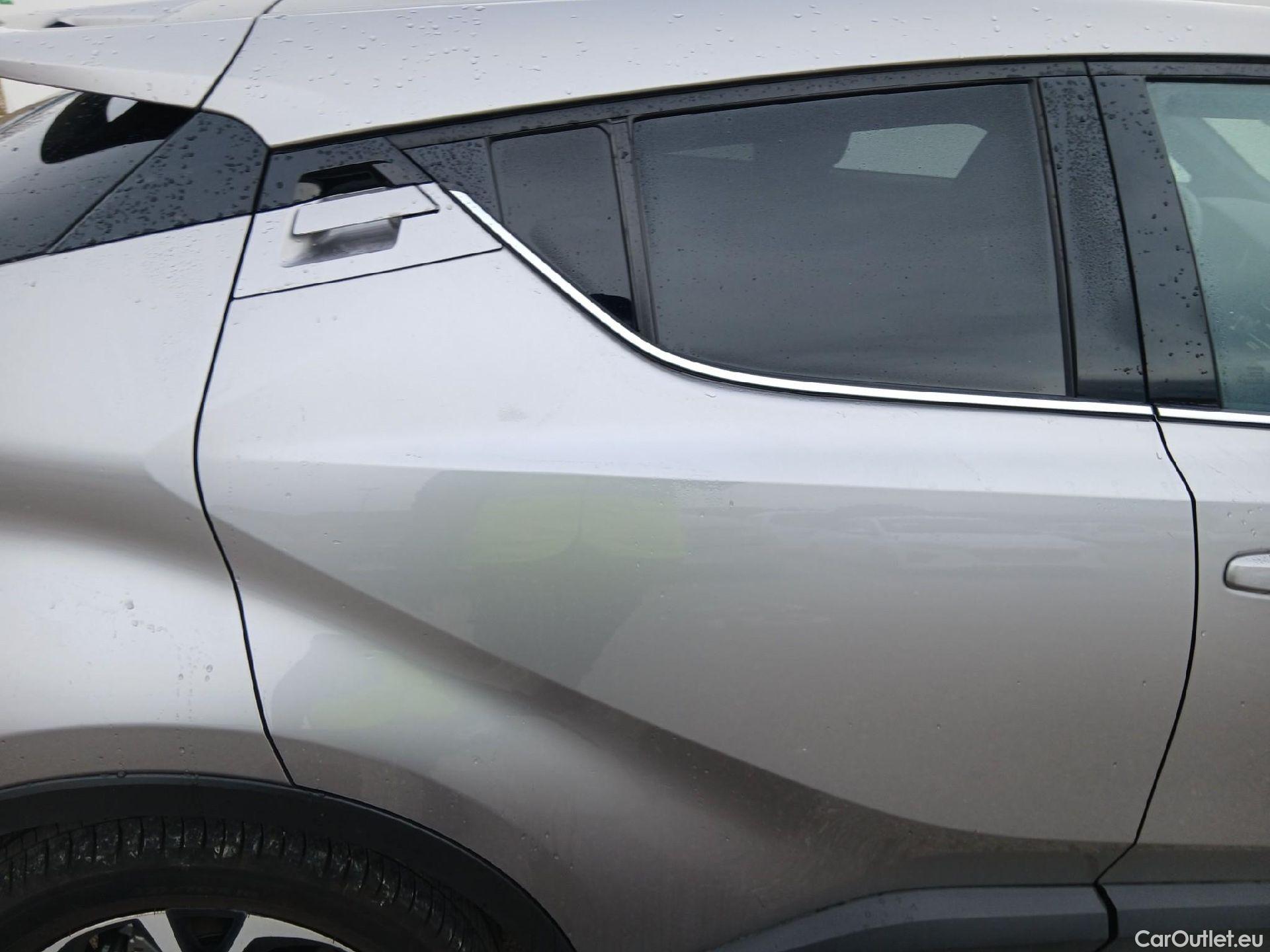  Toyota  C-HR TOYOTA  / 2016 / 5P / todoterreno 1.8 125H Advance (CX) #13