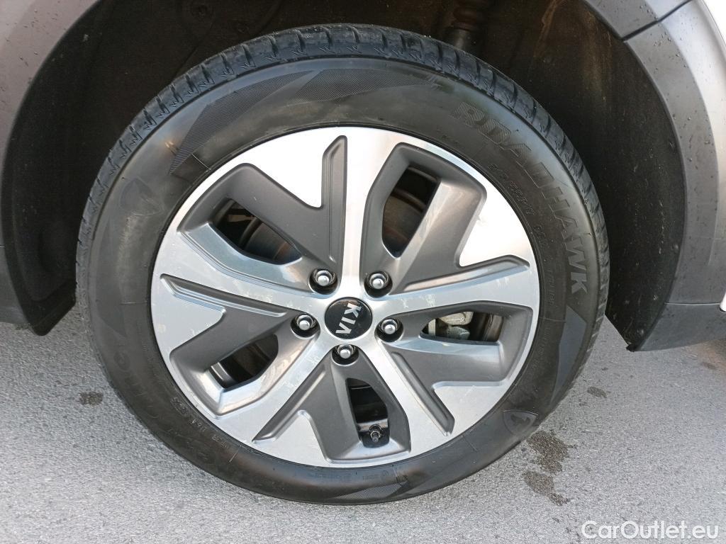  KIA  Niro KIA e- / 2016 / 5P / crossover e- 150kW (204CV) Drive (Long Range) #3