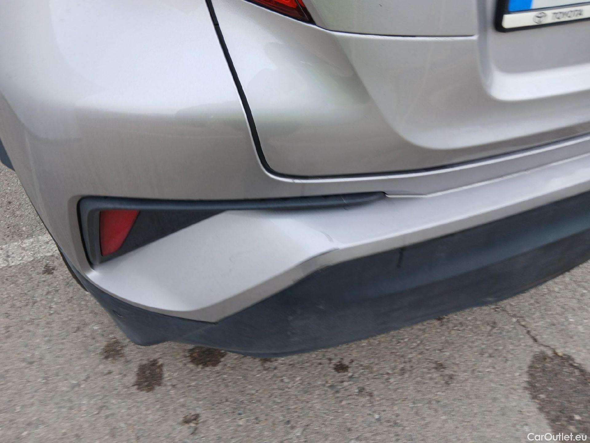  Toyota  C-HR TOYOTA  / 2016 / 5P / todoterreno 1.8 125H Advance (CX) #10