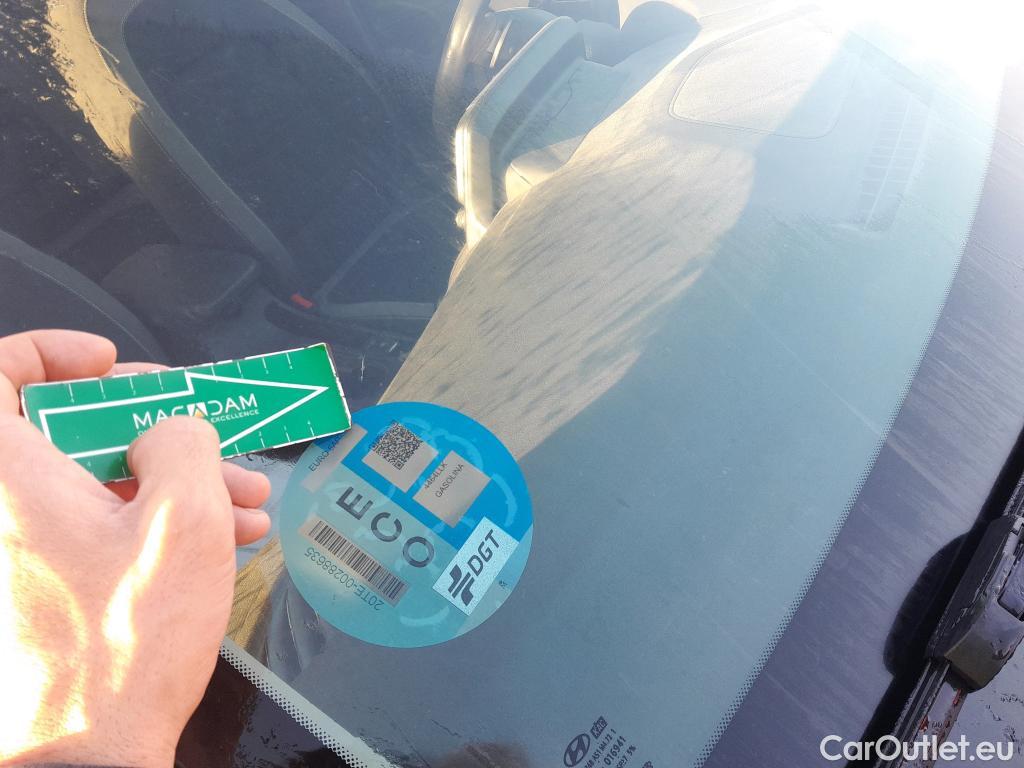  Hyundai  Konna HYUNDAI Kona / 2017 / 5P / todoterreno 1.6 GDI HEV Klass DCT #6