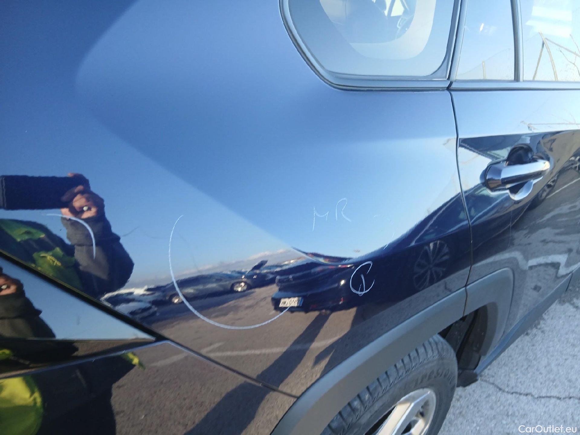  Toyota  RAV4 TOYOTA  / 2018 / 5P / todoterreno 2.5l 220H Advance #25