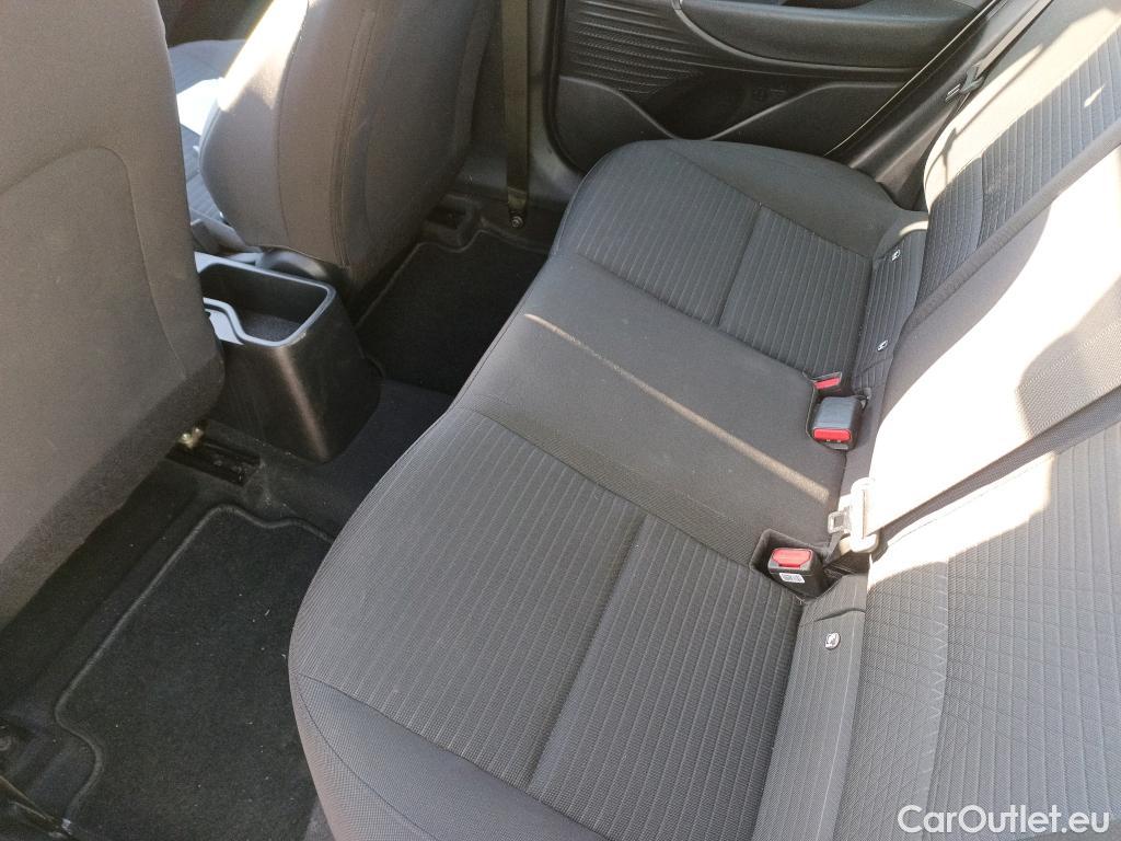  Hyundai  i20 HYUNDAI  / 2020 / 5P / berlina con portón 1.0 TGDI 74kW (100CV) SLX #13