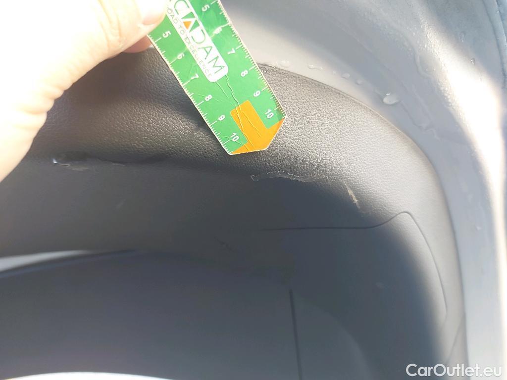  Hyundai   Ioniq HYUNDAI / 2019 / 5P / berlina con portón 1.6 GDI HEV Tecno DCT #4