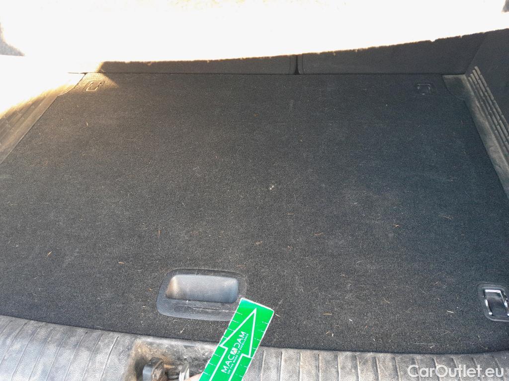  Hyundai  Konna HYUNDAI Kona / 2017 / 5P / todoterreno 1.6 GDI HEV Klass DCT #4