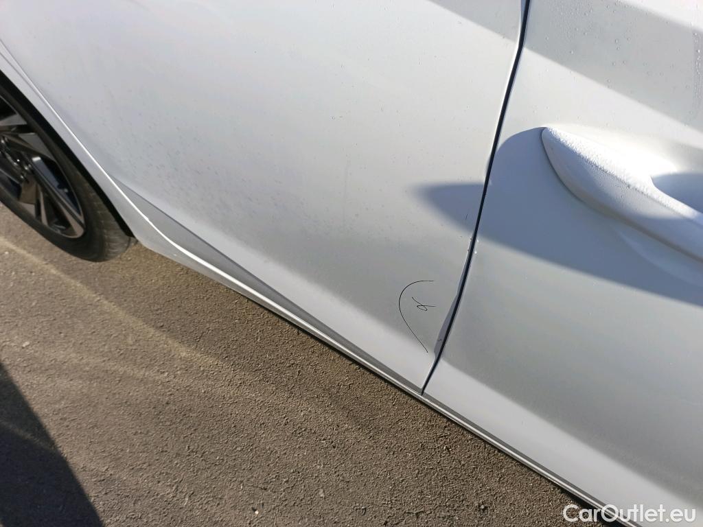  Hyundai  i20 HYUNDAI  / 2020 / 5P / berlina con portón 1.0 TGDI 74kW (100CV) SLX #3