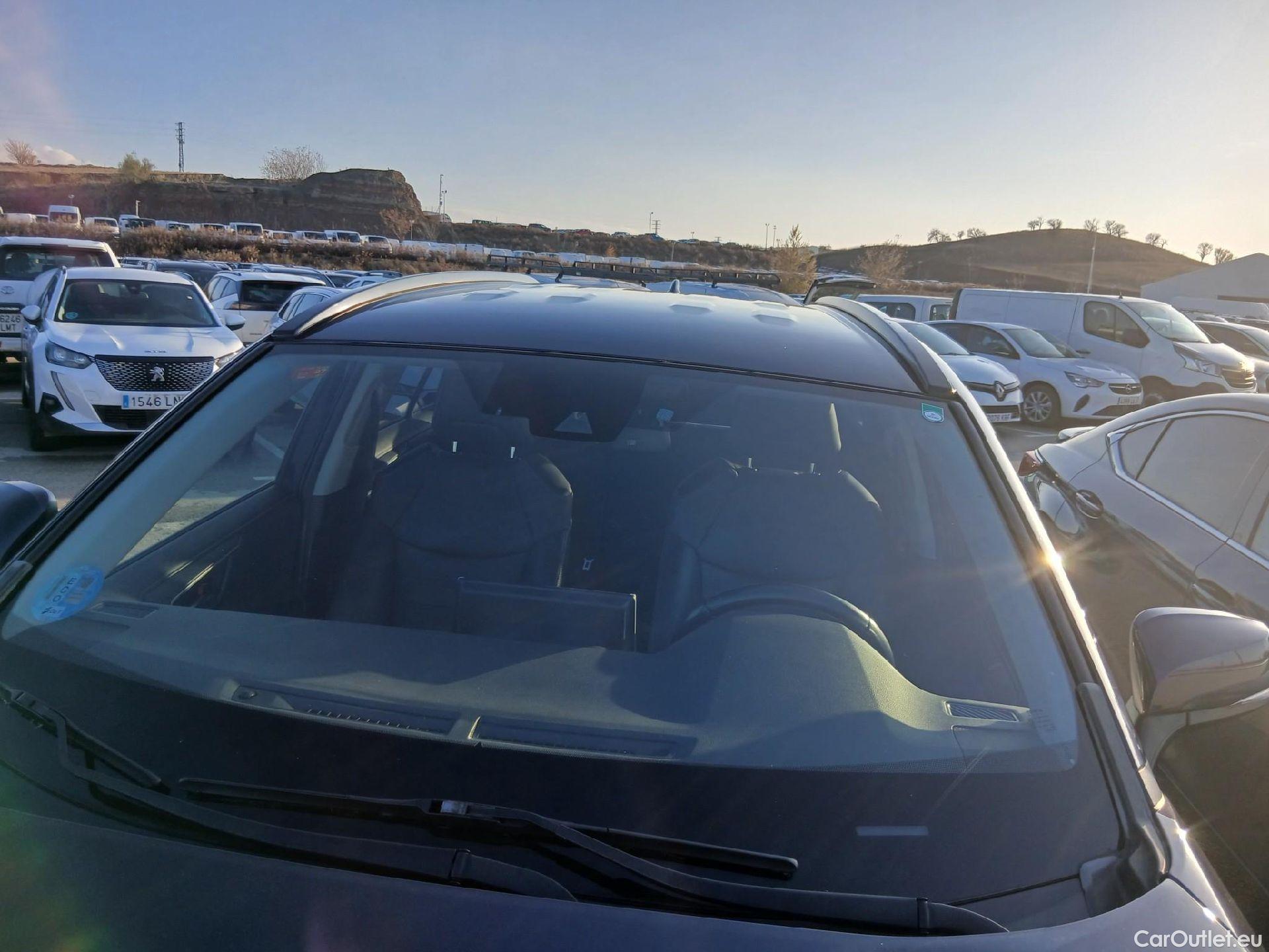  Toyota  RAV4 TOYOTA  / 2018 / 5P / todoterreno 2.5l 220H Advance #11