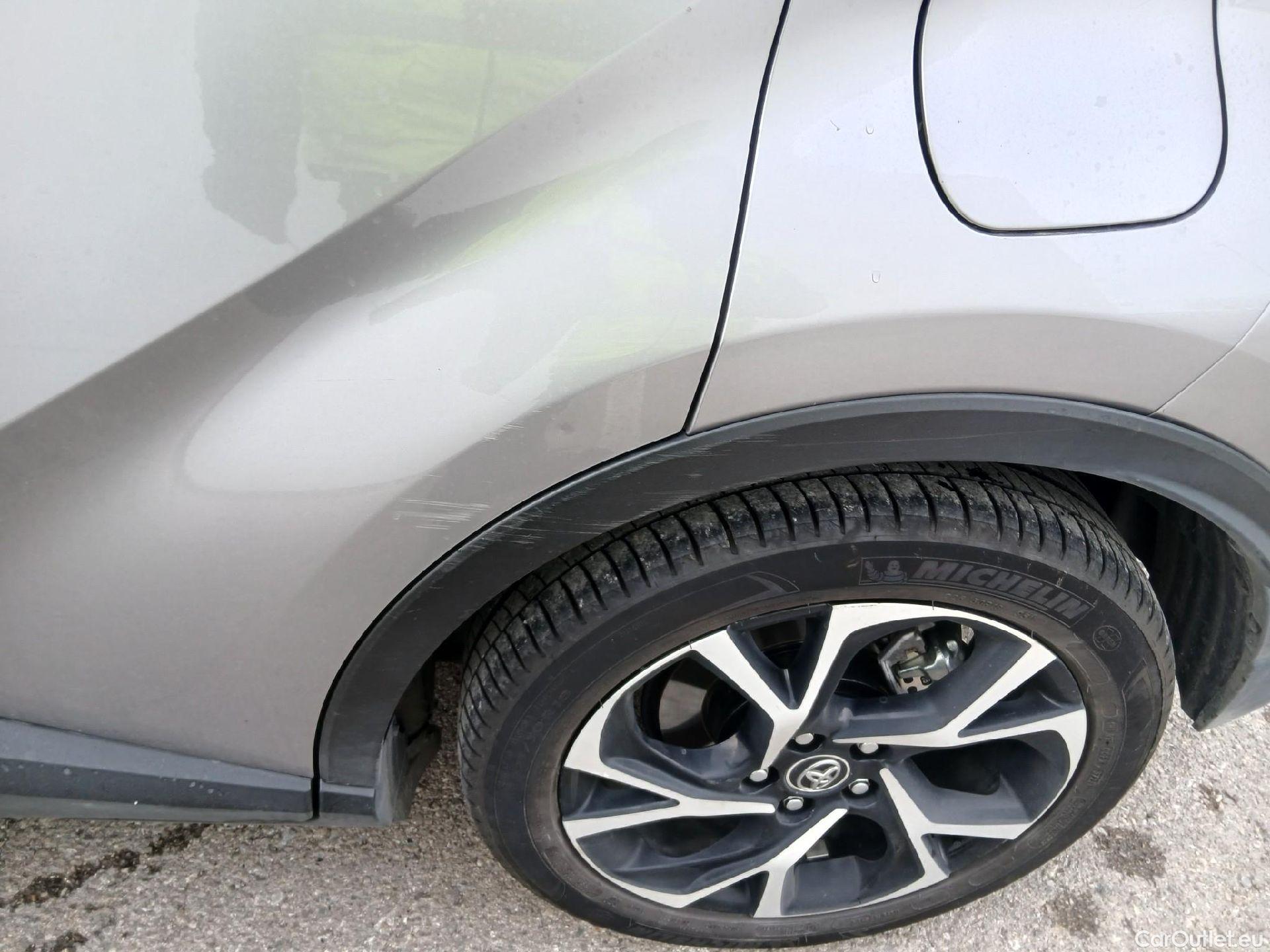  Toyota  C-HR TOYOTA  / 2016 / 5P / todoterreno 1.8 125H Advance (CX) #7