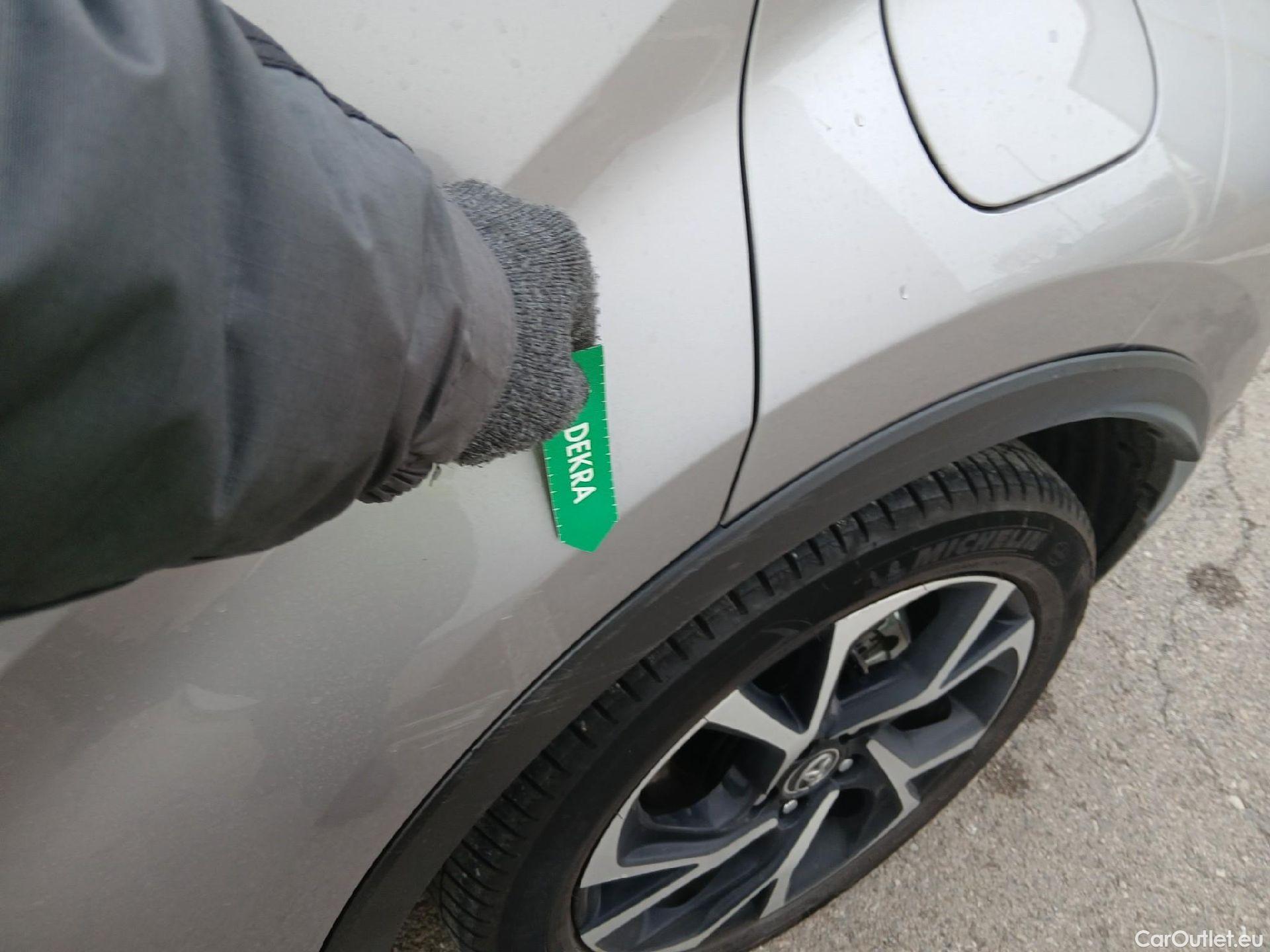  Toyota  C-HR TOYOTA  / 2016 / 5P / todoterreno 1.8 125H Advance (CX) #5