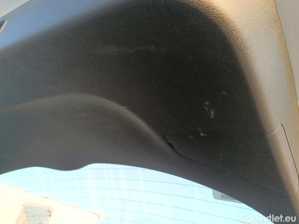  KIA  Niro KIA e- / 2016 / 5P / crossover e- 150kW (204CV) Drive (Long Range) #18