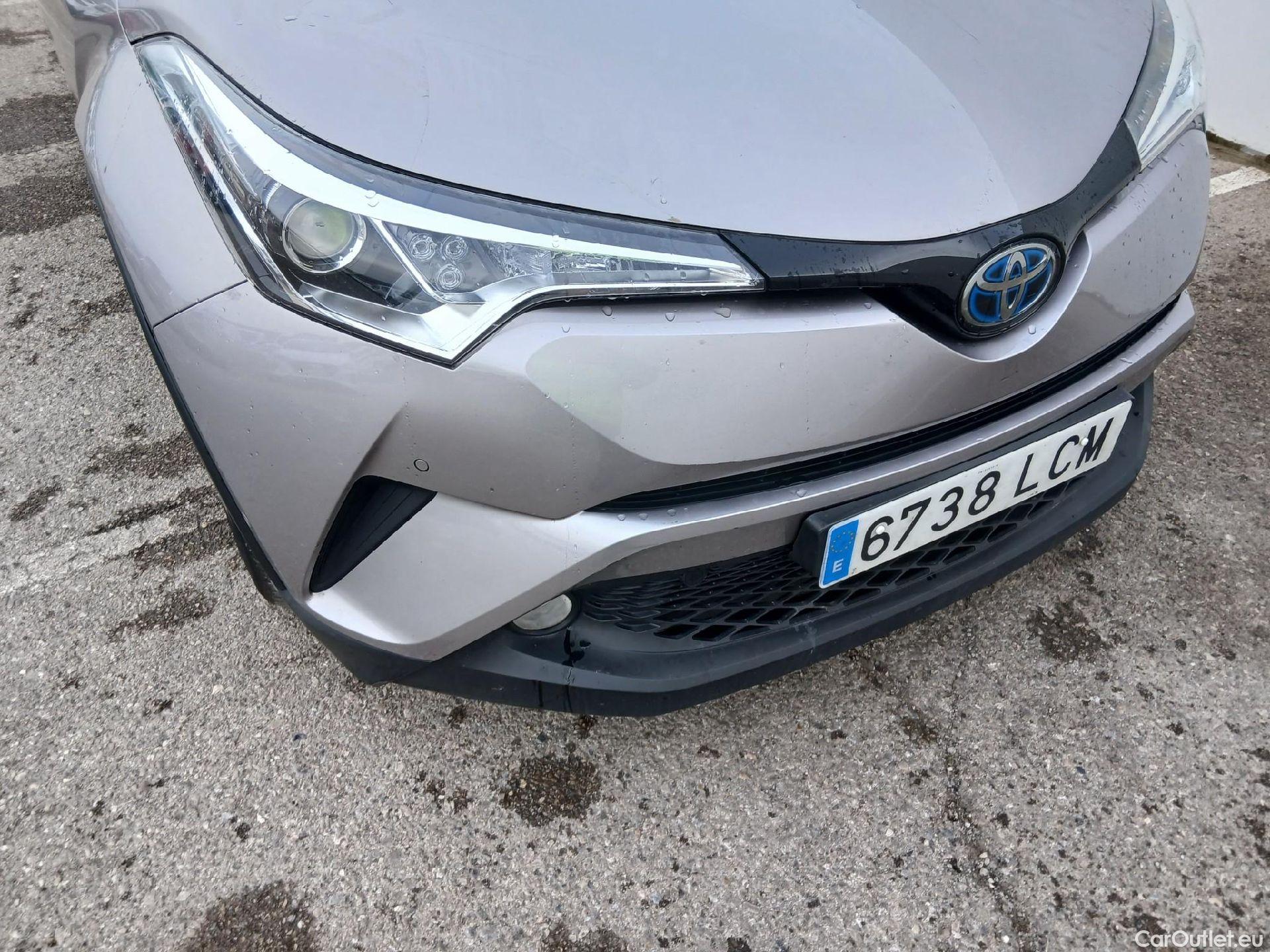  Toyota  C-HR TOYOTA  / 2016 / 5P / todoterreno 1.8 125H Advance (CX) #2