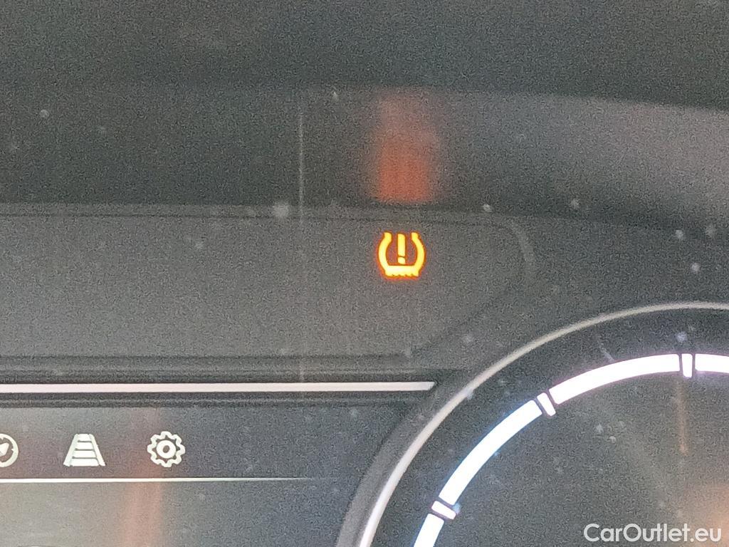  KIA  Niro KIA e- / 2016 / 5P / crossover e- 150kW (204CV) Drive (Long Range) #26