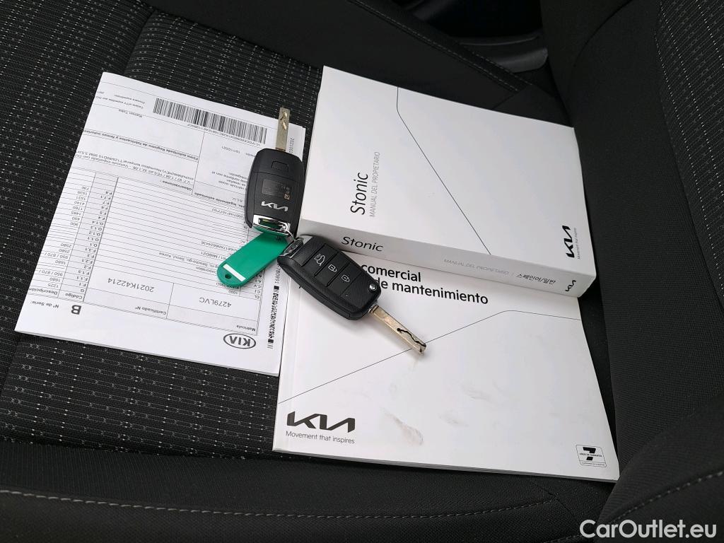  KIA  STONIC KIA  / 2017 / 5P / todoterreno 1.0 T-GDi 74kW (100CV) MHEV iMT Drive #2