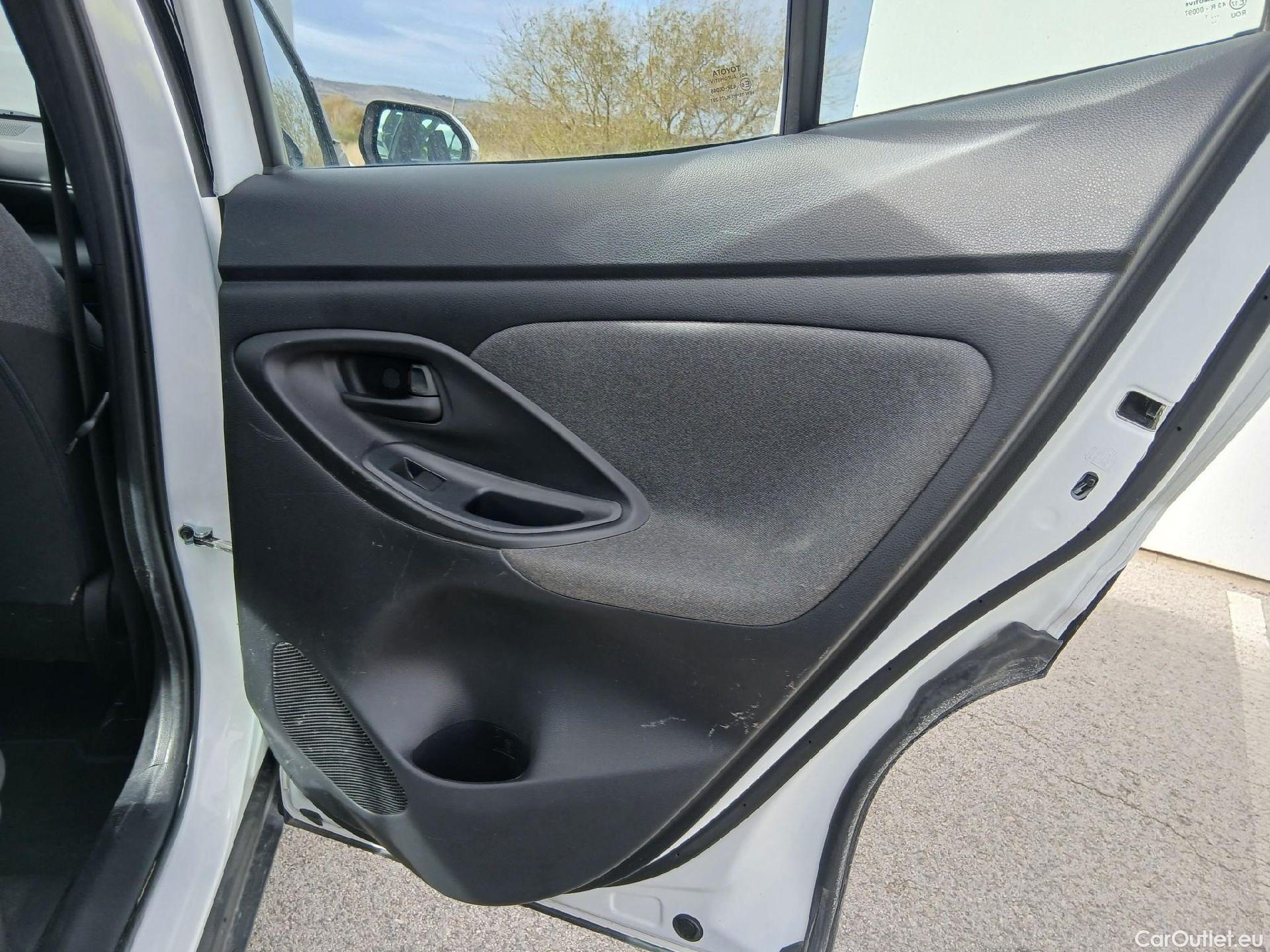  Toyota  Yaris Cross TOYOTA  / 2021 / 5P / todoterreno 1.5 120H Active Tech #30