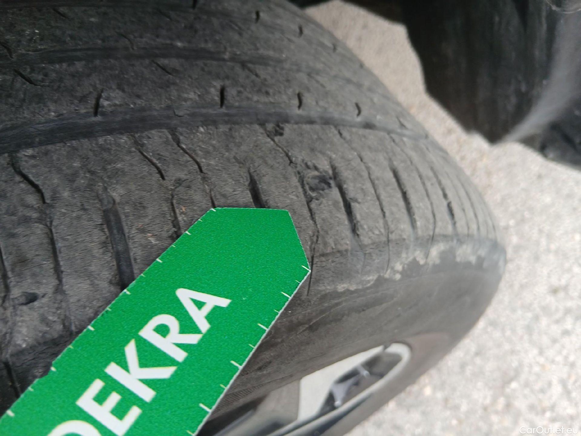  Toyota  Yaris Cross TOYOTA  / 2021 / 5P / todoterreno 1.5 120H Active Tech #4