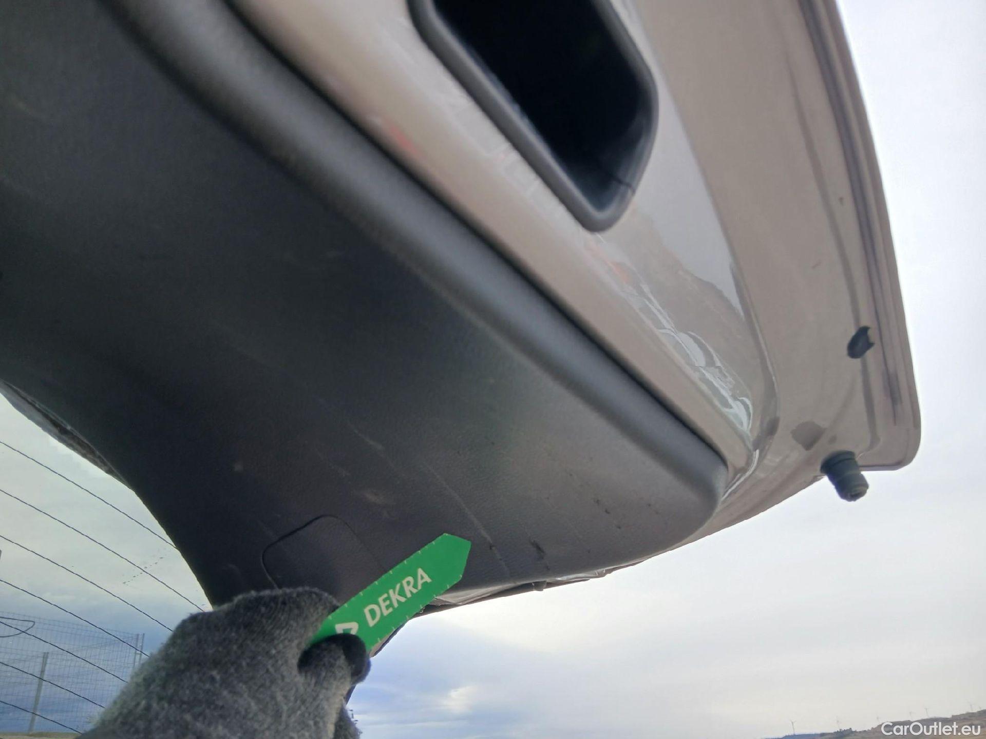  Toyota  C-HR TOYOTA  / 2016 / 5P / todoterreno 1.8 125H Advance (CX) #20