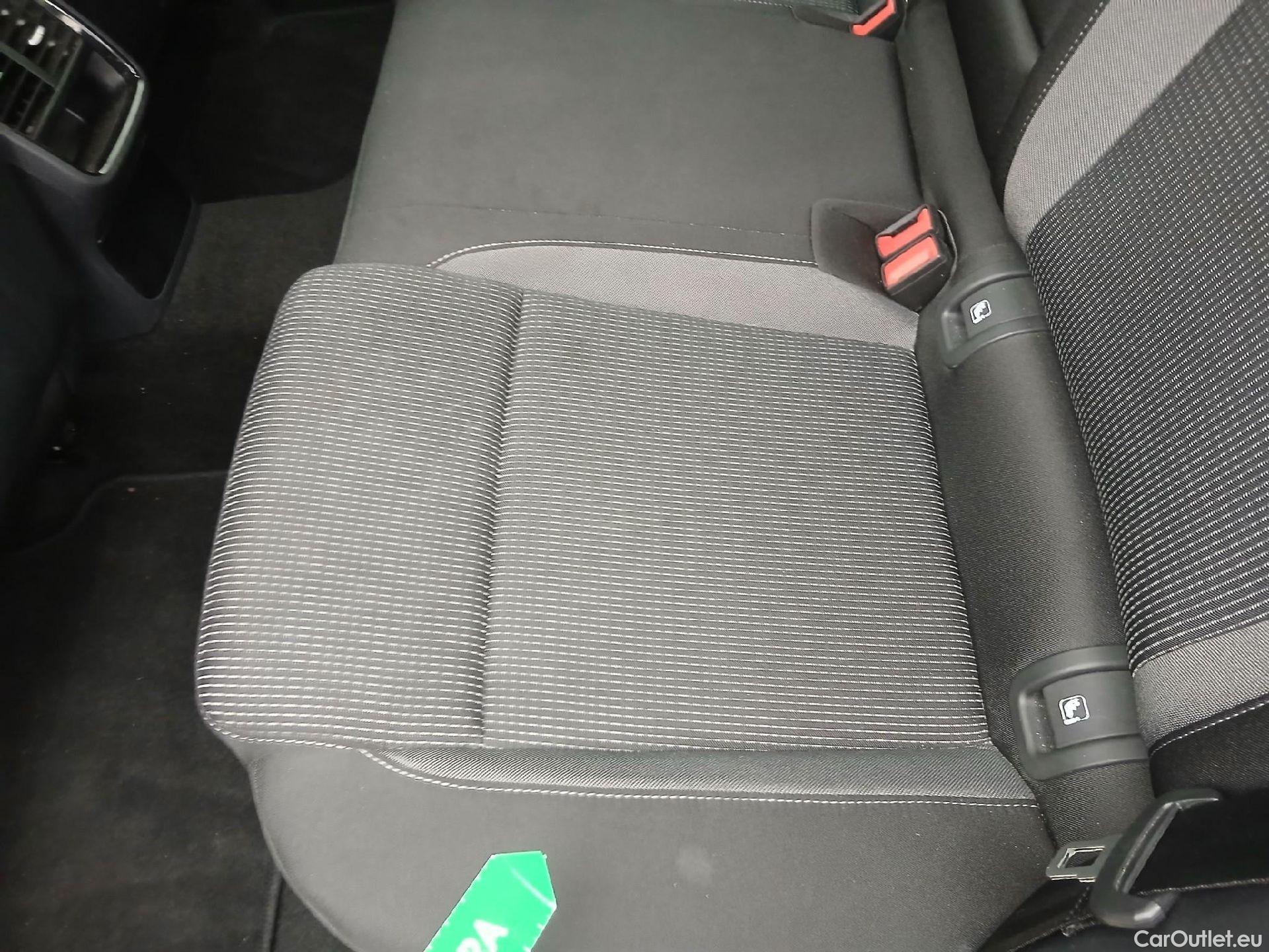  Skoda  Octavia SKODA  / 2020 / 5P / familiar Combi 2.0 TDI 110kW(150CV) DSG Ambition #34