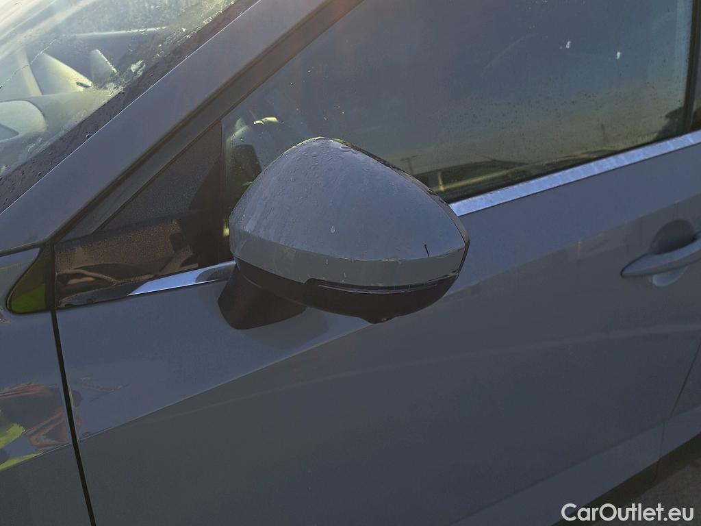  Nissan  Qashqai NISSAN  / 2021 / 5P / todoterreno DIG-T 116kW mHEV Xtronic Premiere Edit.(SL) #15