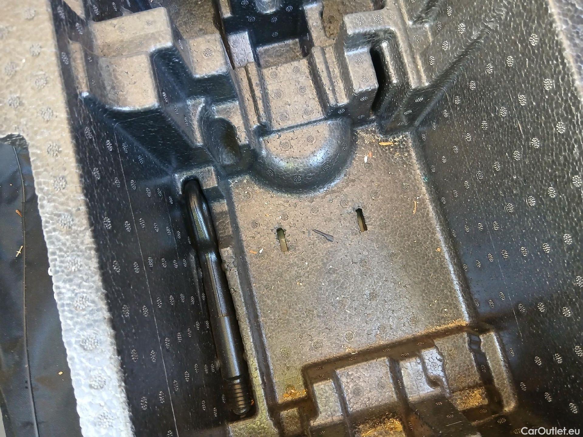  Skoda  KAMIQ SKODA  1.0 TSI 81kW (110CV) DSG Ambition (CX) #37