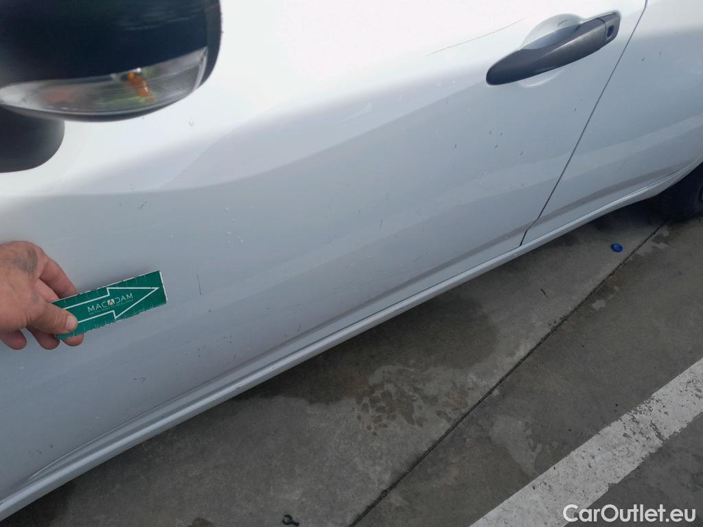  Nissan  Micra NISSAN  / 2017 / 5P / berlina con portón IG-T 74 kW (100 CV) E6D Visia+ #29