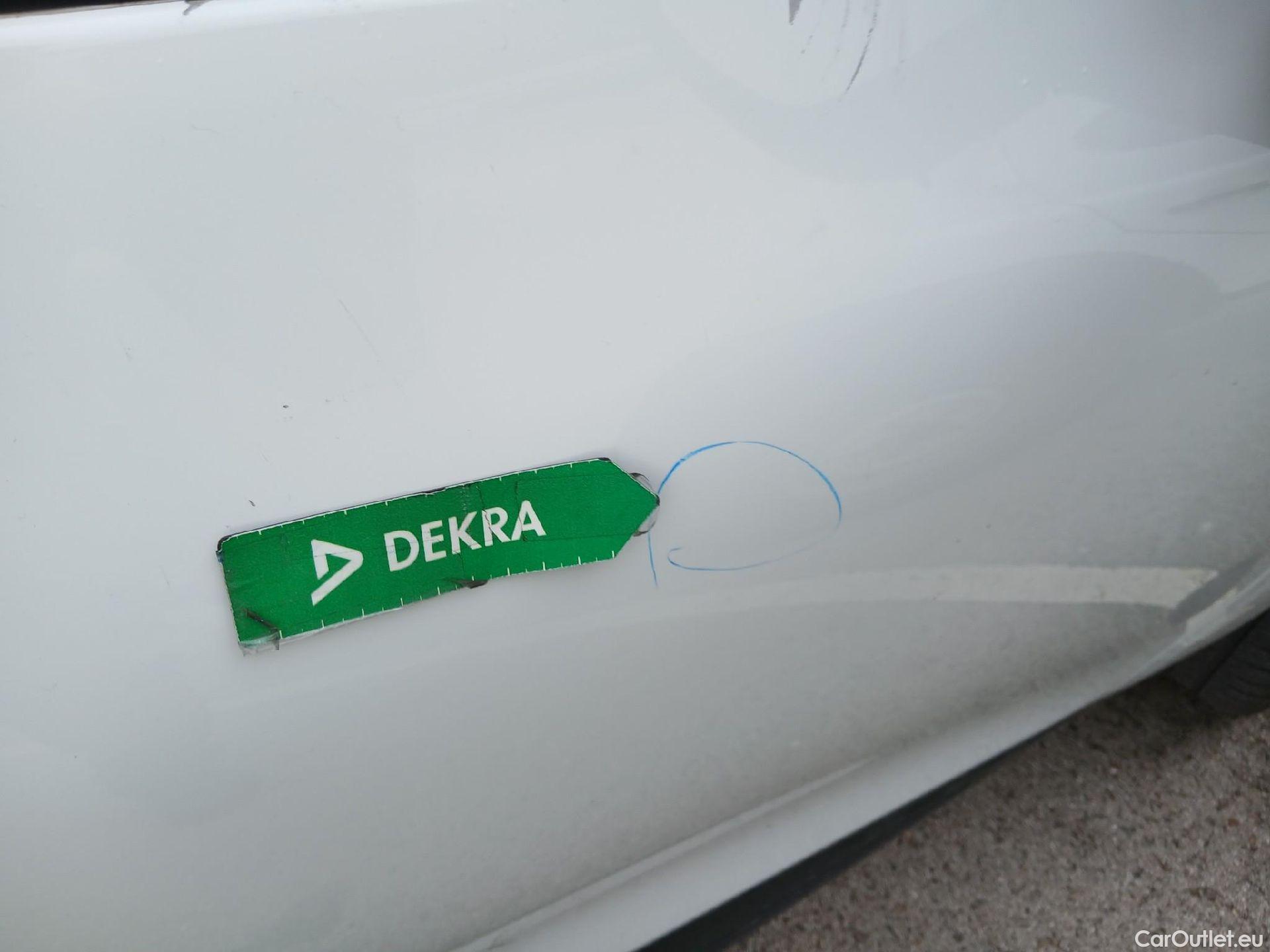  Renault  Clio RENAULT  / 2016 / 5P / berlina con portón Business dCi 55kW (75CV) -18 #37