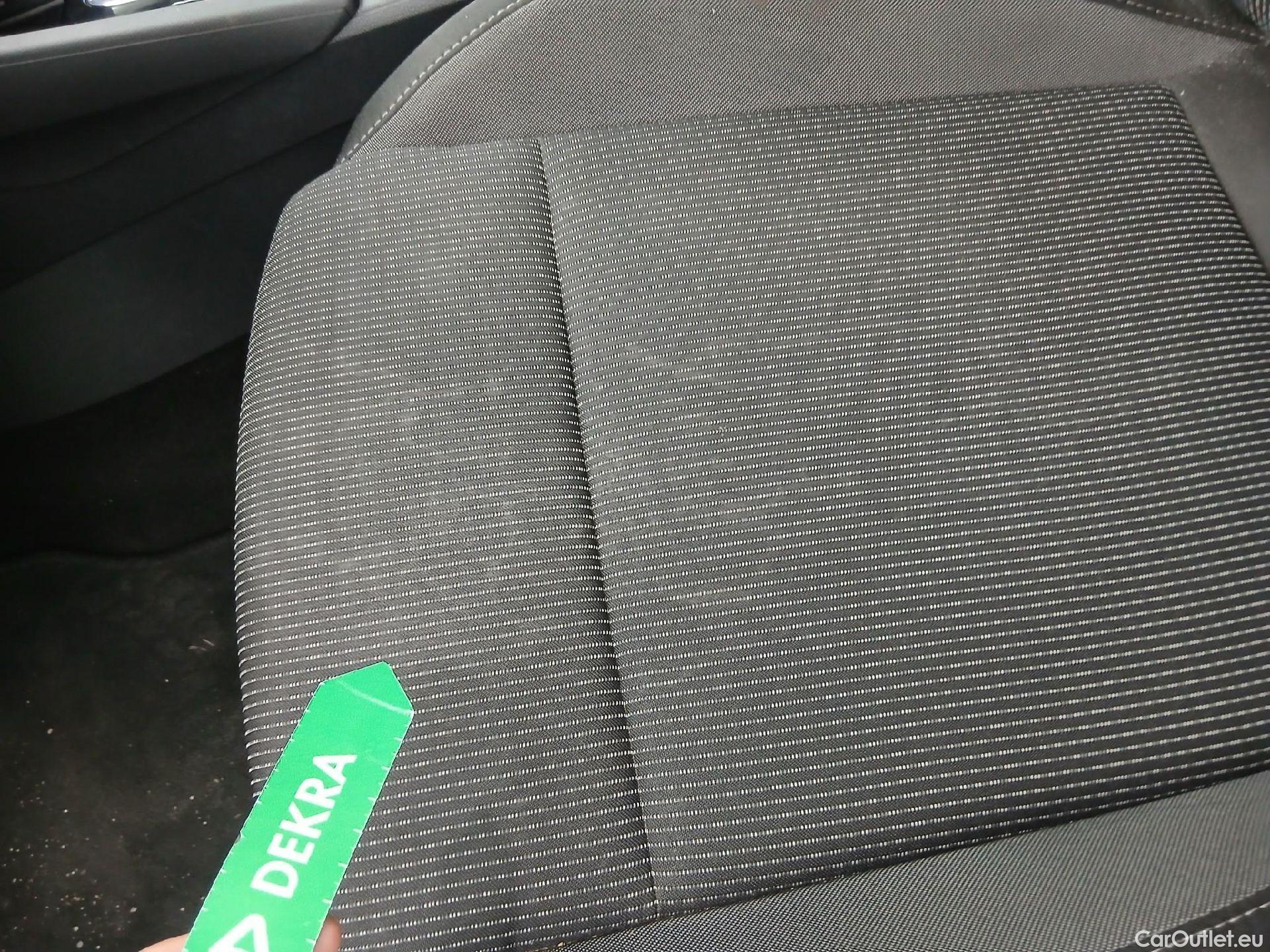  Skoda  Octavia SKODA  / 2020 / 5P / familiar Combi 2.0 TDI 110kW(150CV) DSG Ambition #30