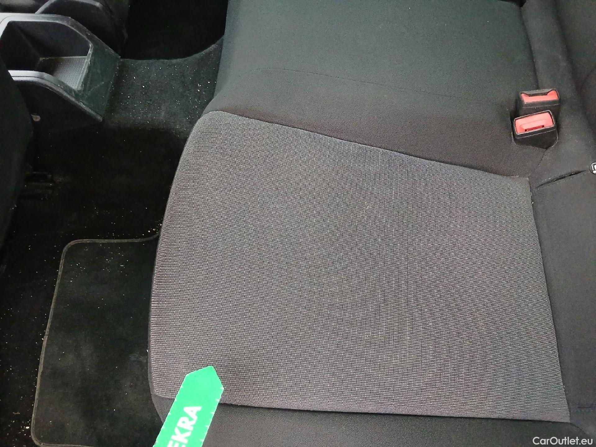  Seat  Ibiza SEAT  / 2017 / 5P / berlina con portón 1.0 MPI 59kW (80CV) Reference Plus(SP) #31