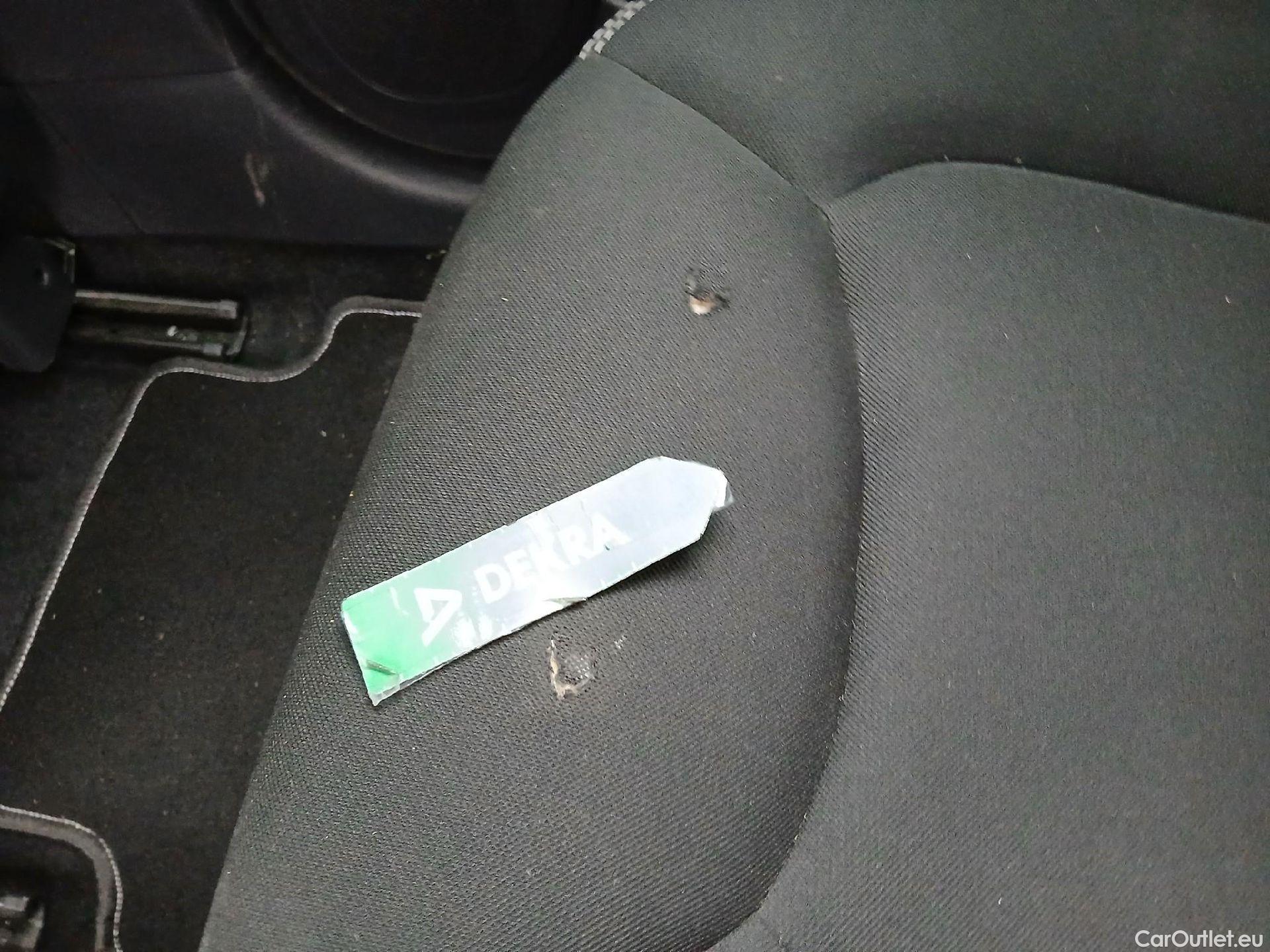  Renault  Clio RENAULT  / 2016 / 5P / berlina con portón Business dCi 55kW (75CV) -18 #21