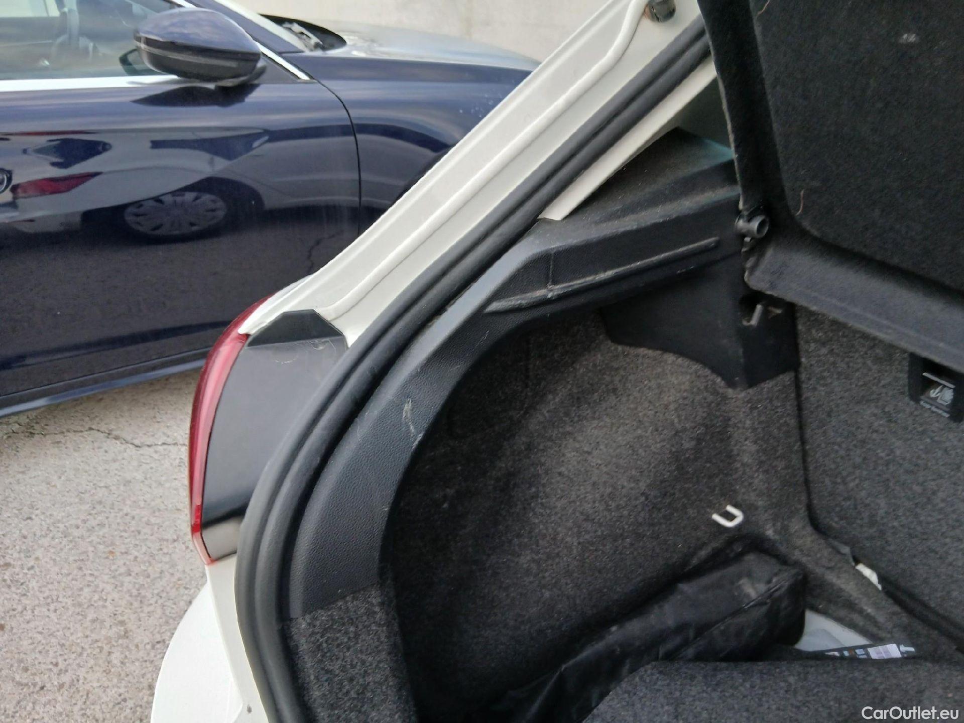  Seat  Ibiza SEAT  / 2017 / 5P / berlina con portón 1.0 MPI 59kW (80CV) Reference Plus(SP) #17