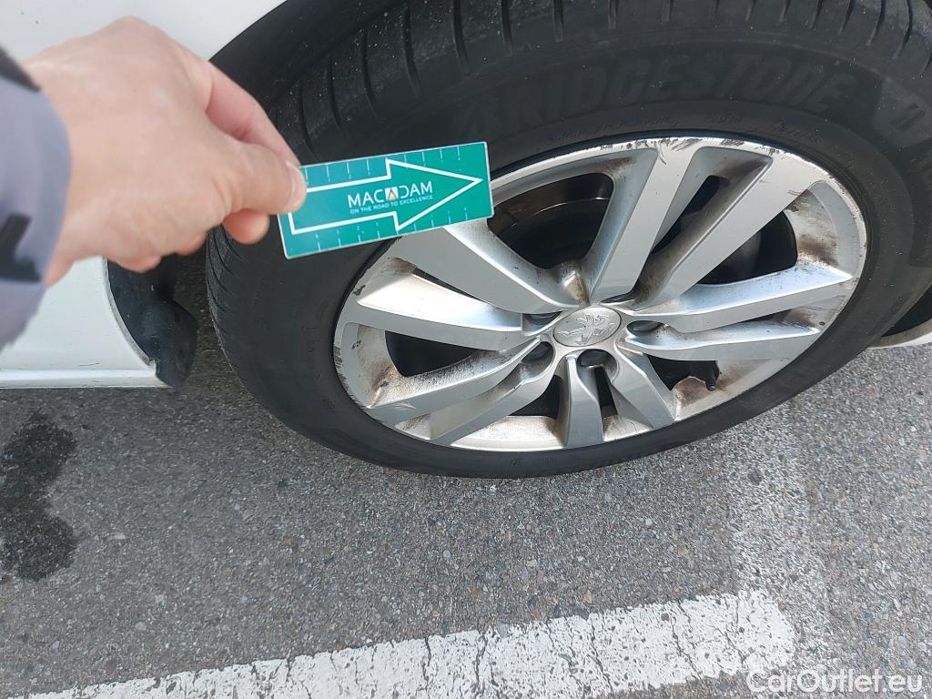  Peugeot  308 PEUGEOT  / 2017 / 5P / familiar SW Active Pack BlueHDi 130 S&S #7