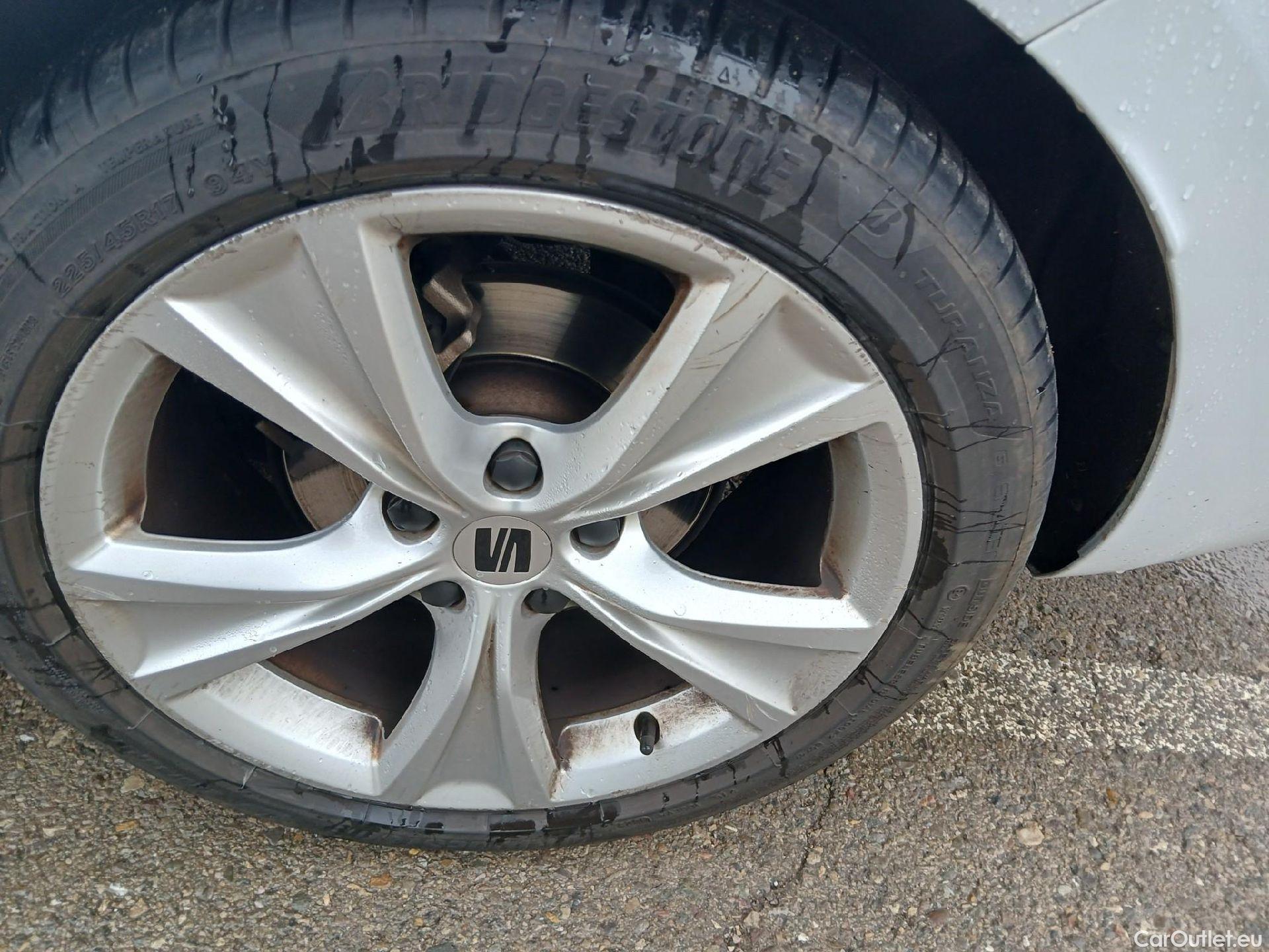  Seat  Leon SEAT Nuevo León / 2020 / 5P / familiar SP 1.5 eTSI 110kW DSG S&S FR Go L(SP) #24