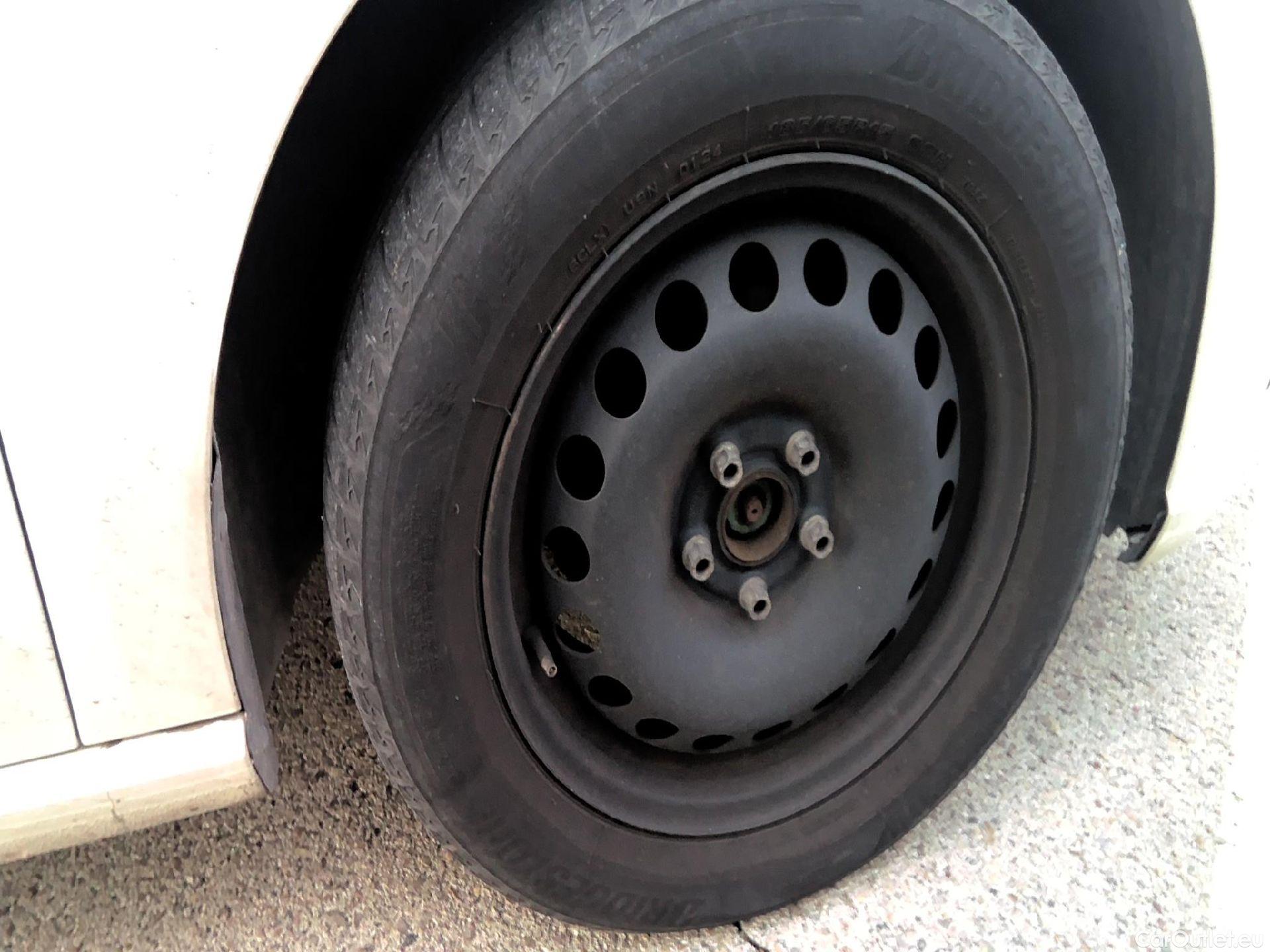  Seat  Ibiza SEAT  / 2017 / 5P / berlina con portón 1.0 MPI 59kW (80CV) Reference Plus(SP) #22