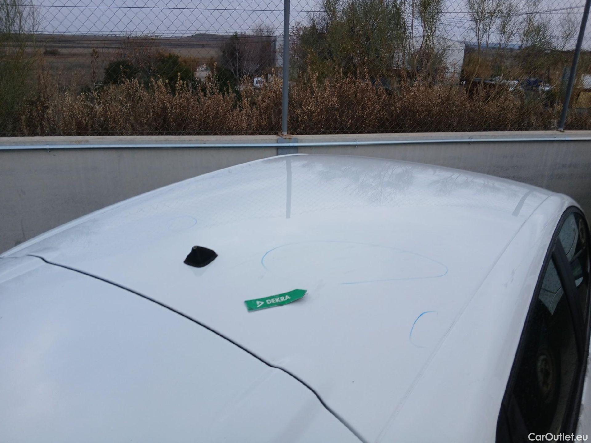  Renault  Clio RENAULT  / 2016 / 5P / berlina con portón Business dCi 55kW (75CV) -18 #11