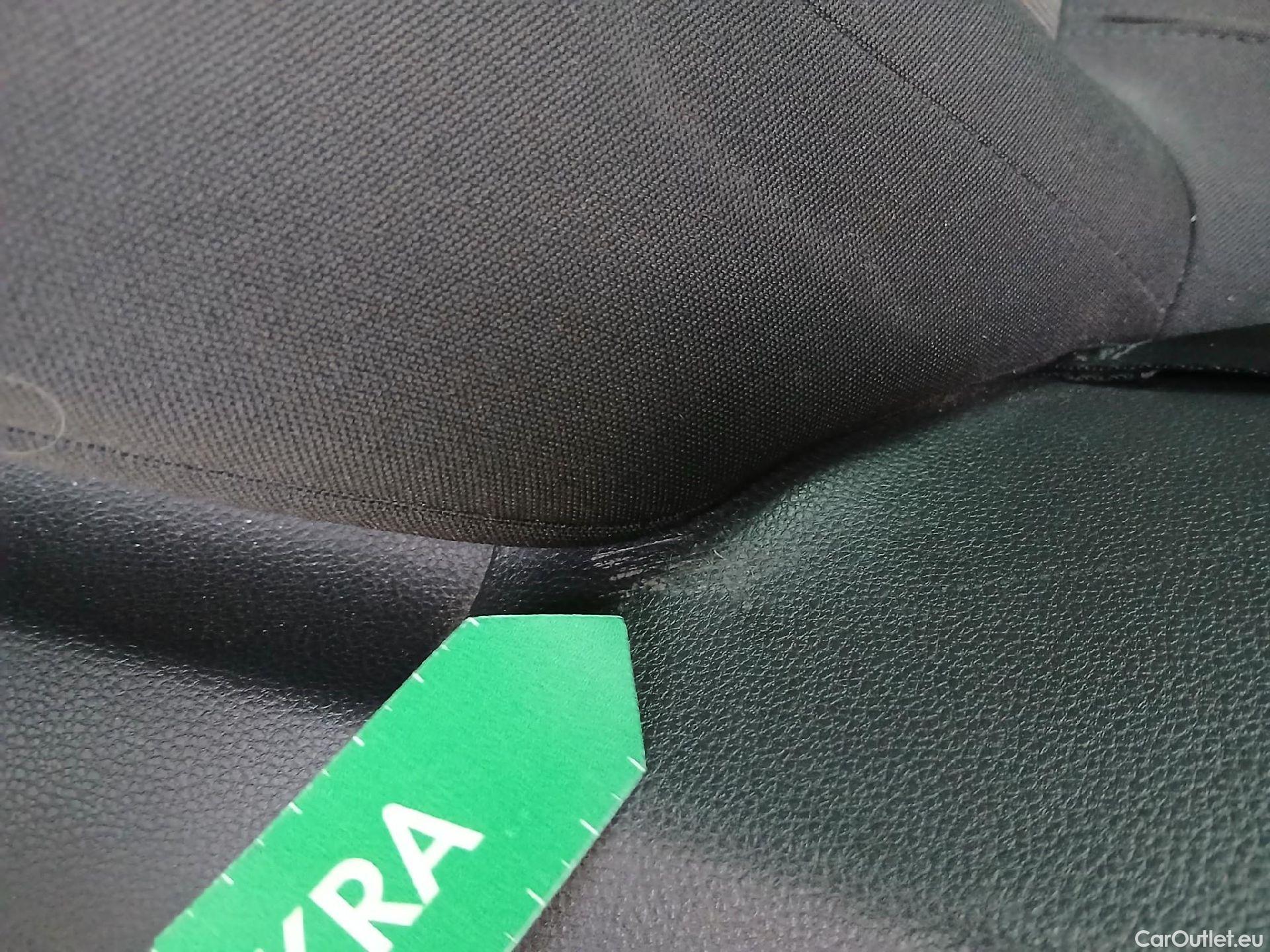  Seat  Ibiza SEAT  / 2017 / 5P / berlina con portón 1.0 MPI 59kW (80CV) Reference Plus(SP) #25