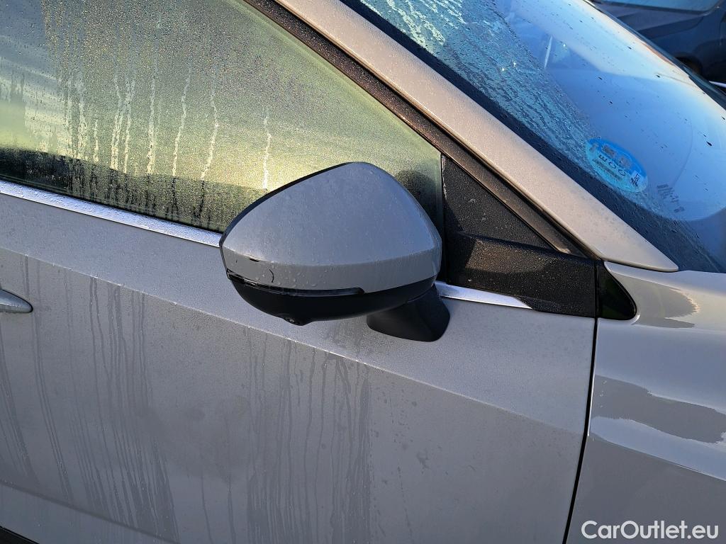  Nissan  Qashqai NISSAN  / 2021 / 5P / todoterreno DIG-T 116kW mHEV Xtronic Premiere Edit.(SL) #17