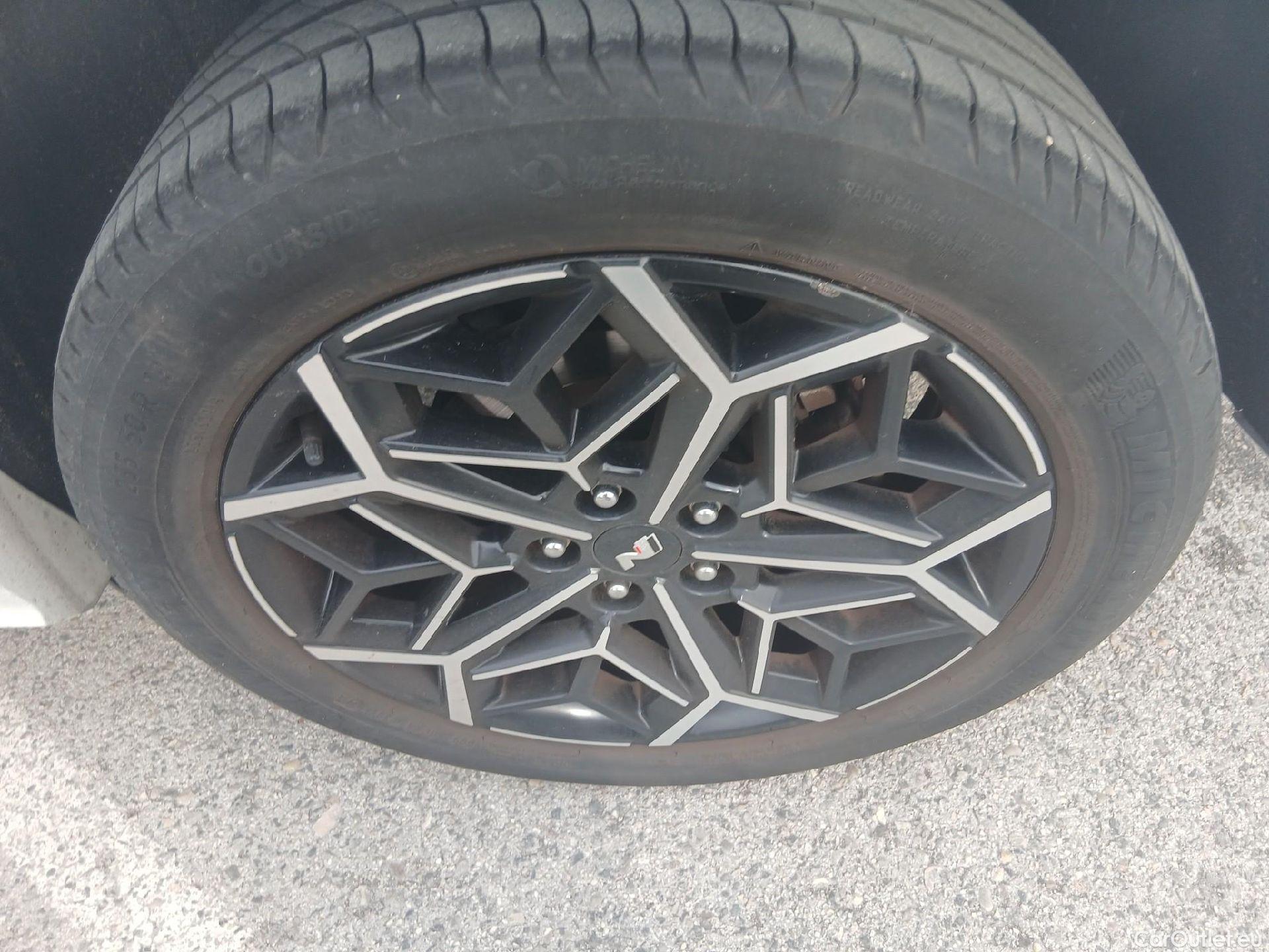  Hyundai  Tucson HYUNDAI  / 2020 / 5P / todoterreno 1.6 TGDI 169kW (230CV) HEV N-Line Sky AT #29