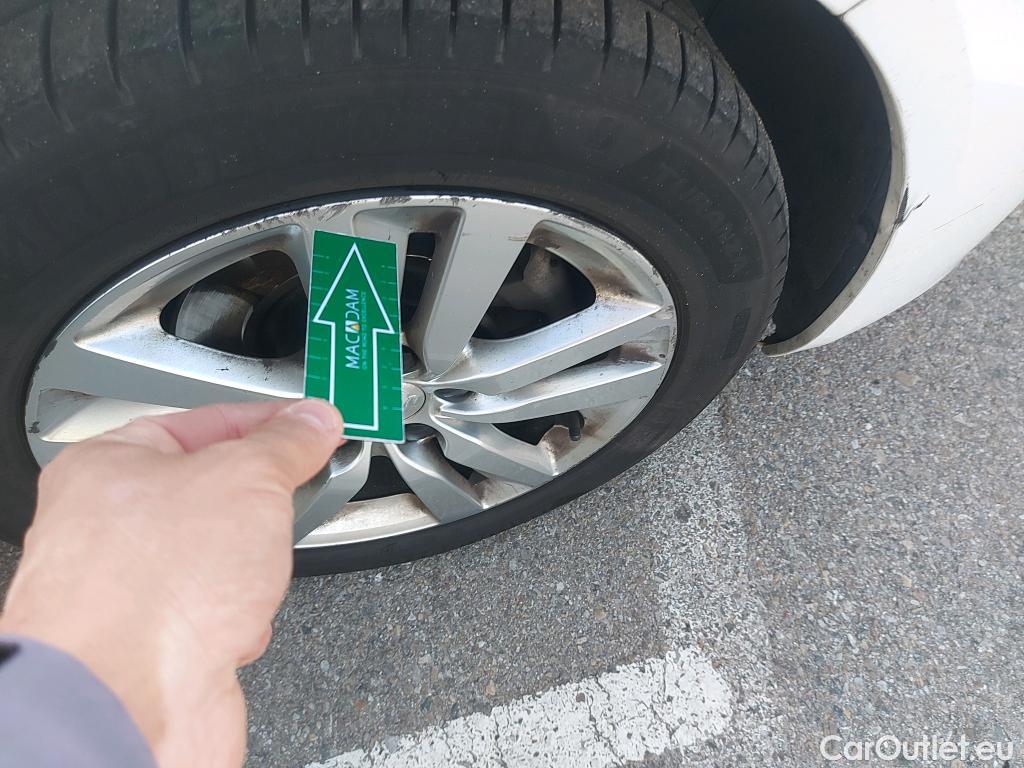  Peugeot  308 PEUGEOT  / 2017 / 5P / familiar SW Active Pack BlueHDi 130 S&S #8