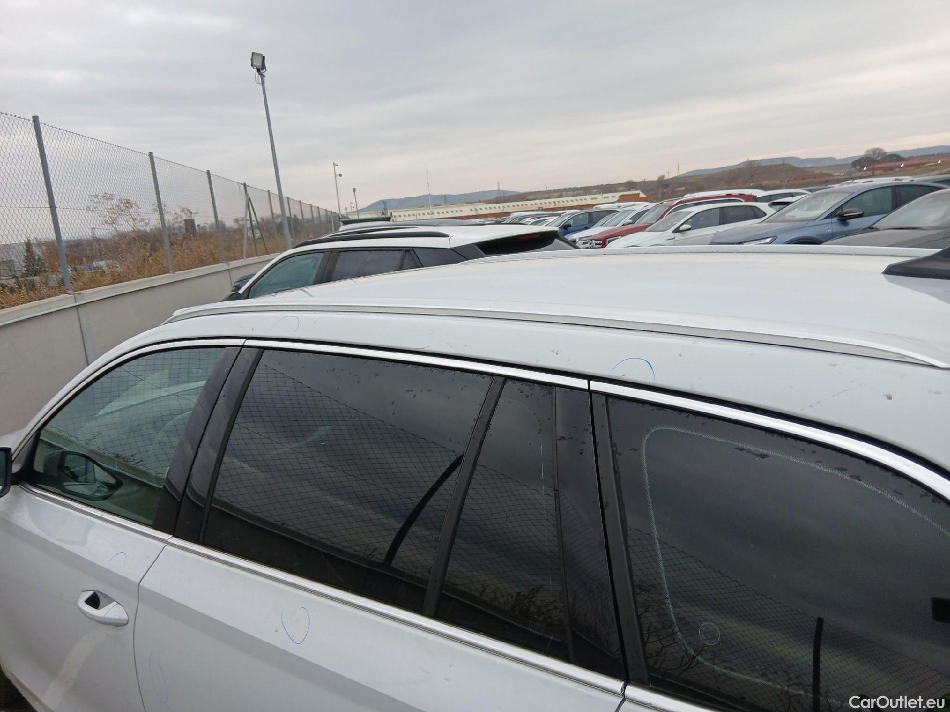  Skoda  Octavia SKODA  / 2020 / 5P / familiar Combi 2.0 TDI 110kW(150CV) DSG Ambition #12