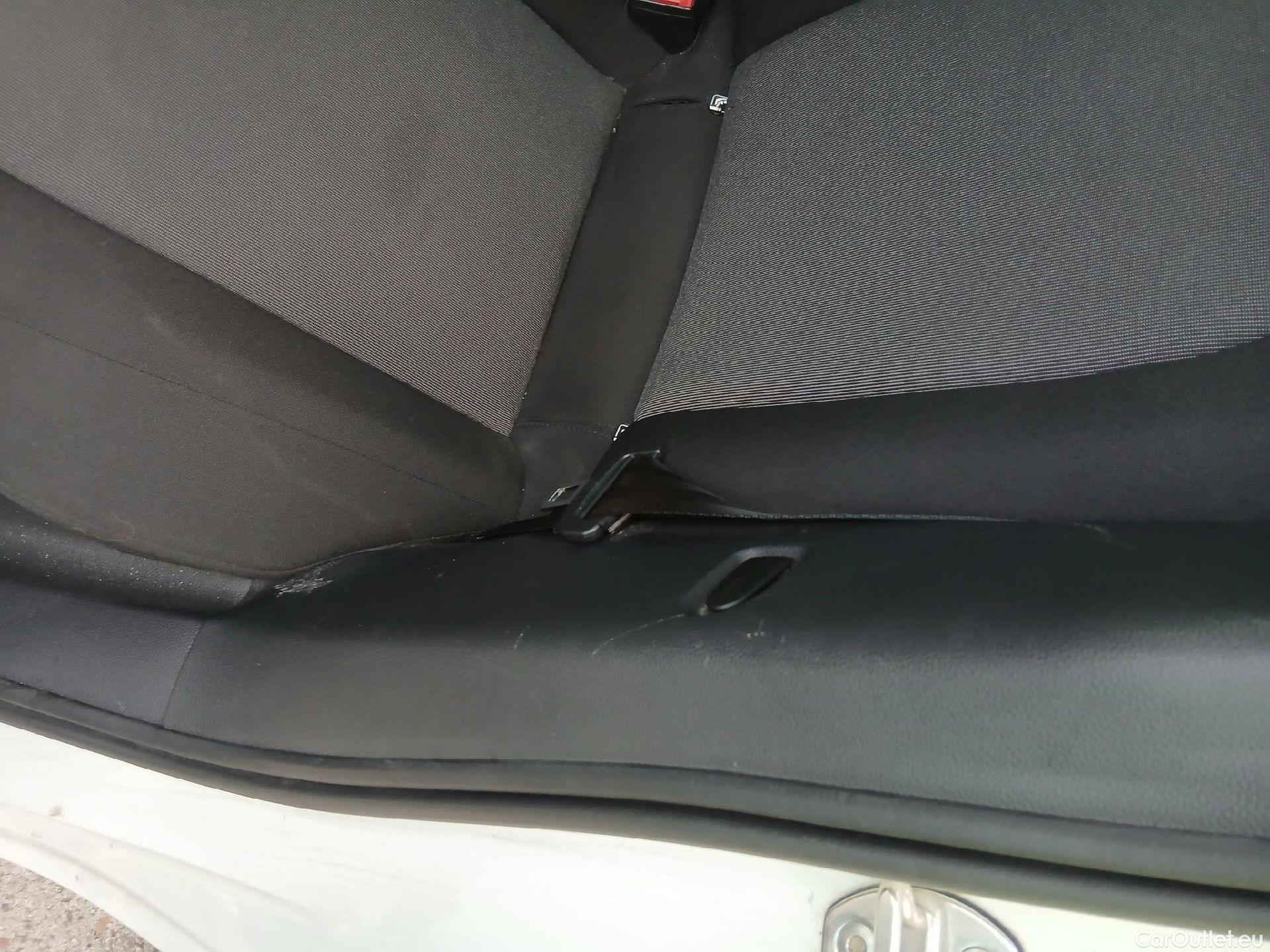  Seat  Ibiza SEAT  / 2017 / 5P / berlina con portón 1.0 MPI 59kW (80CV) Reference Plus(SP) #26