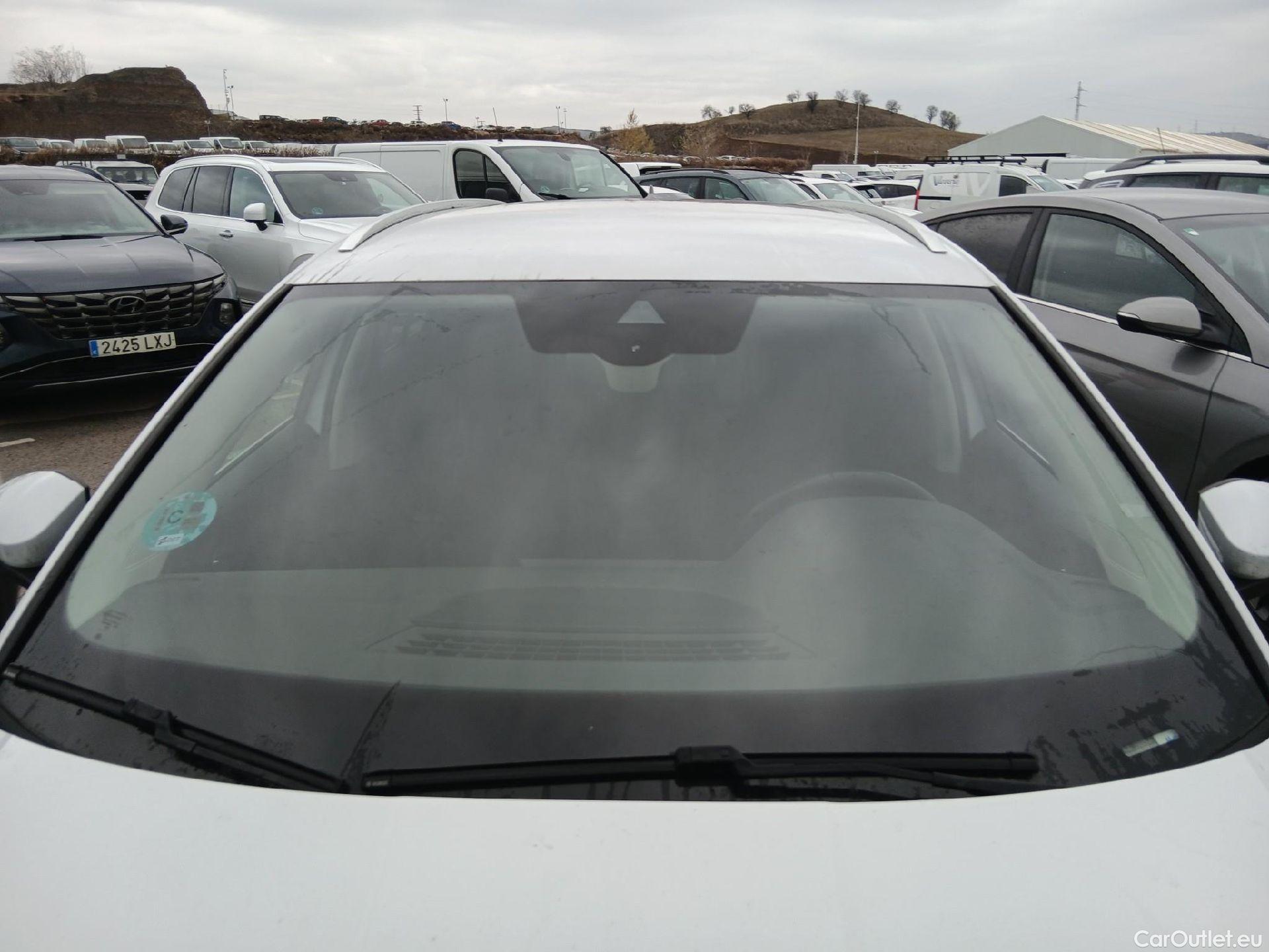  Skoda  Octavia SKODA  / 2020 / 5P / familiar Combi 2.0 TDI 110kW(150CV) DSG Ambition #1