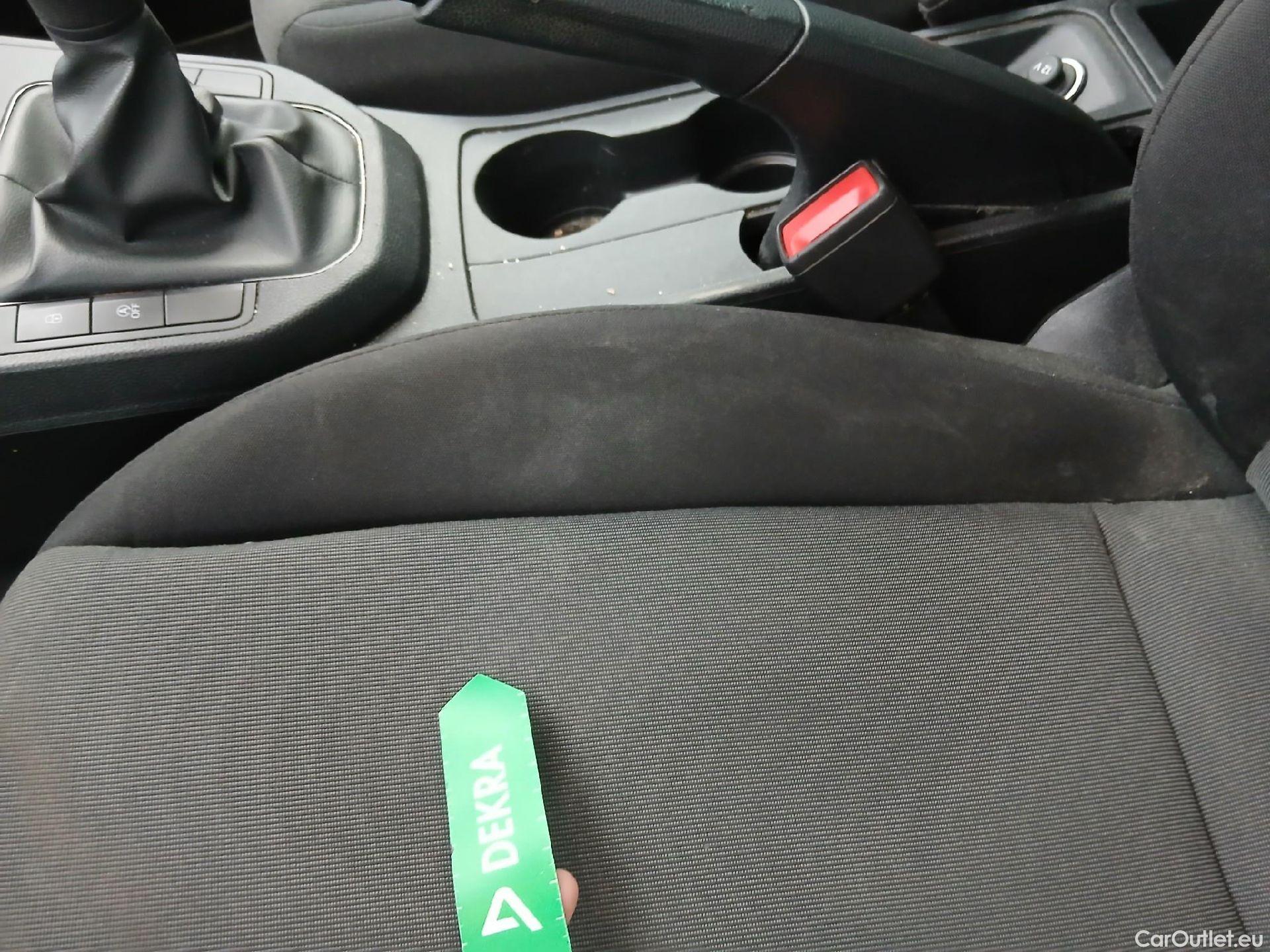  Seat  Ibiza SEAT  / 2017 / 5P / berlina con portón 1.0 MPI 59kW (80CV) Reference Plus(SP) #28