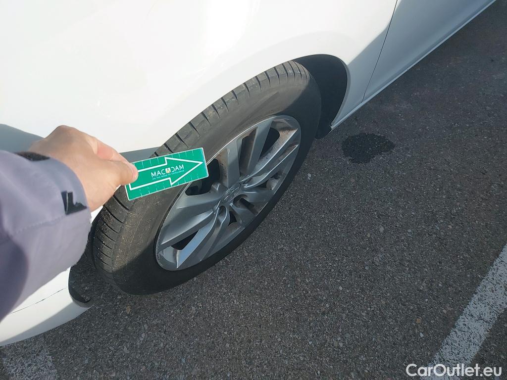  Peugeot  308 PEUGEOT  / 2017 / 5P / familiar SW Active Pack BlueHDi 130 S&S #5