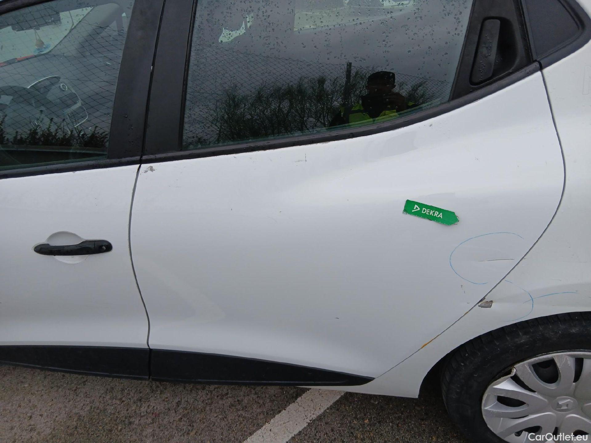  Renault  Clio RENAULT  / 2016 / 5P / berlina con portón Business dCi 55kW (75CV) -18 #16