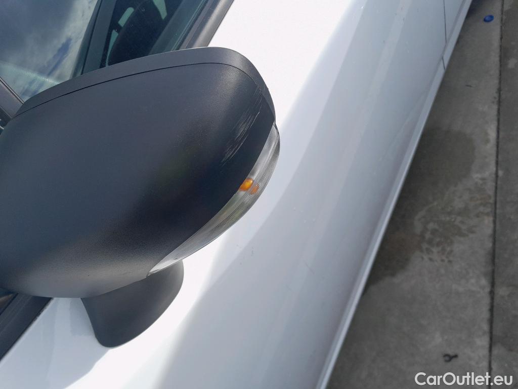  Nissan  Micra NISSAN  / 2017 / 5P / berlina con portón IG-T 74 kW (100 CV) E6D Visia+ #49