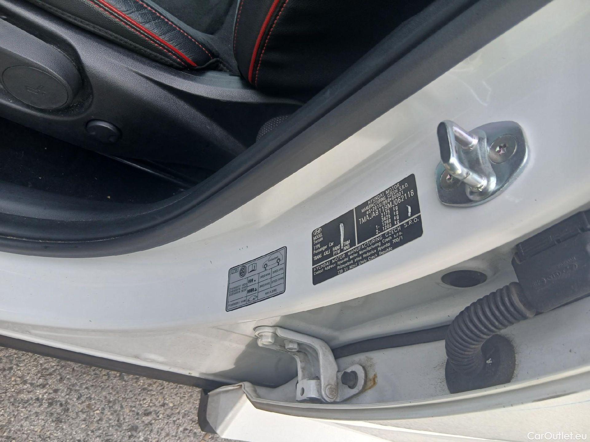  Hyundai  Tucson HYUNDAI  / 2020 / 5P / todoterreno 1.6 TGDI 169kW (230CV) HEV N-Line Sky AT #25