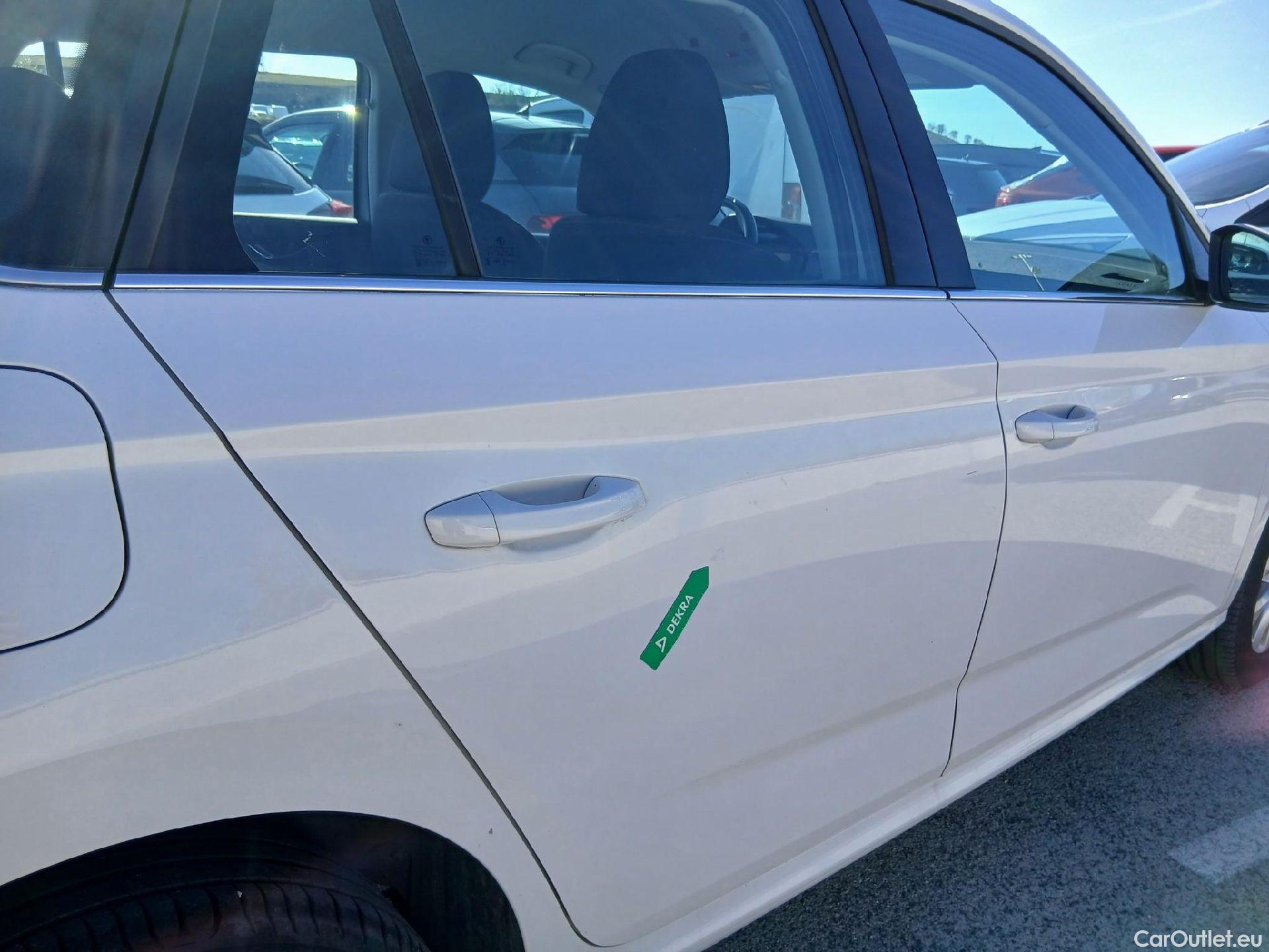  Skoda  KAMIQ SKODA  1.0 TSI 81kW (110CV) DSG Ambition (CX) #28