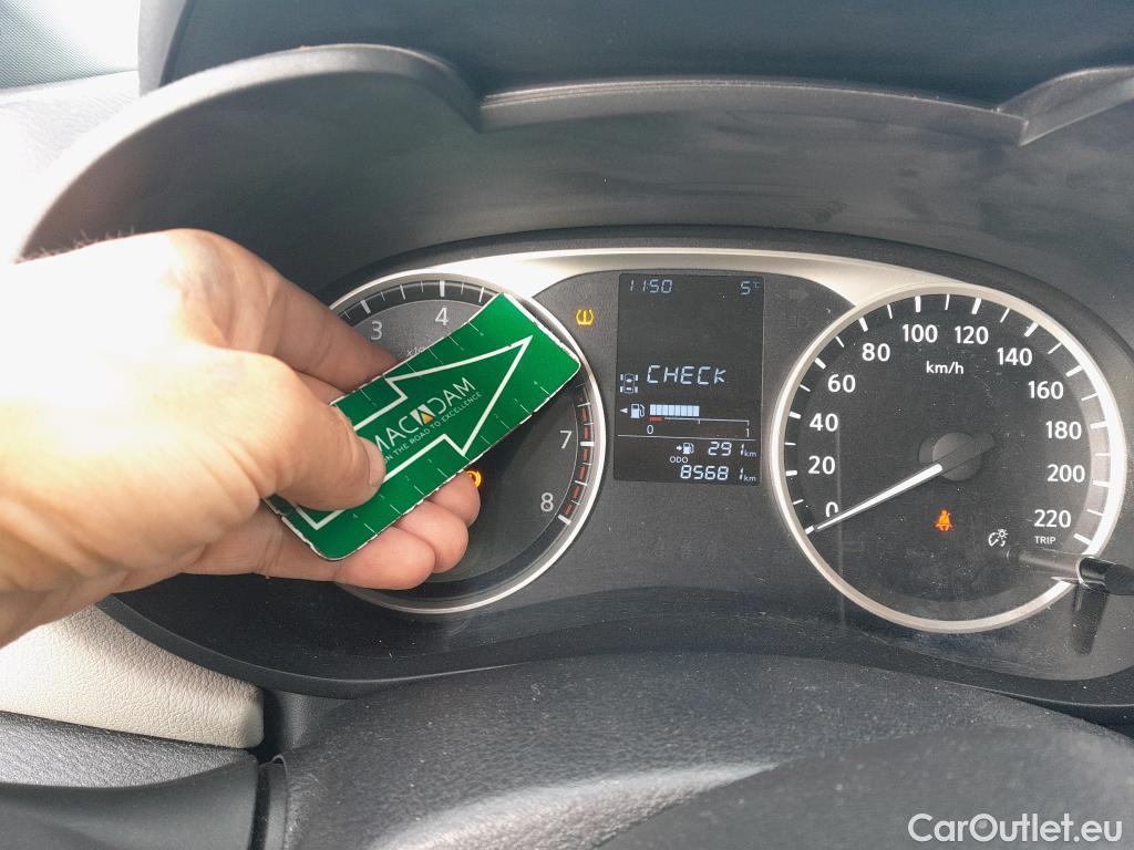  Nissan  Micra NISSAN  / 2017 / 5P / berlina con portón IG-T 74 kW (100 CV) E6D Visia+ #54