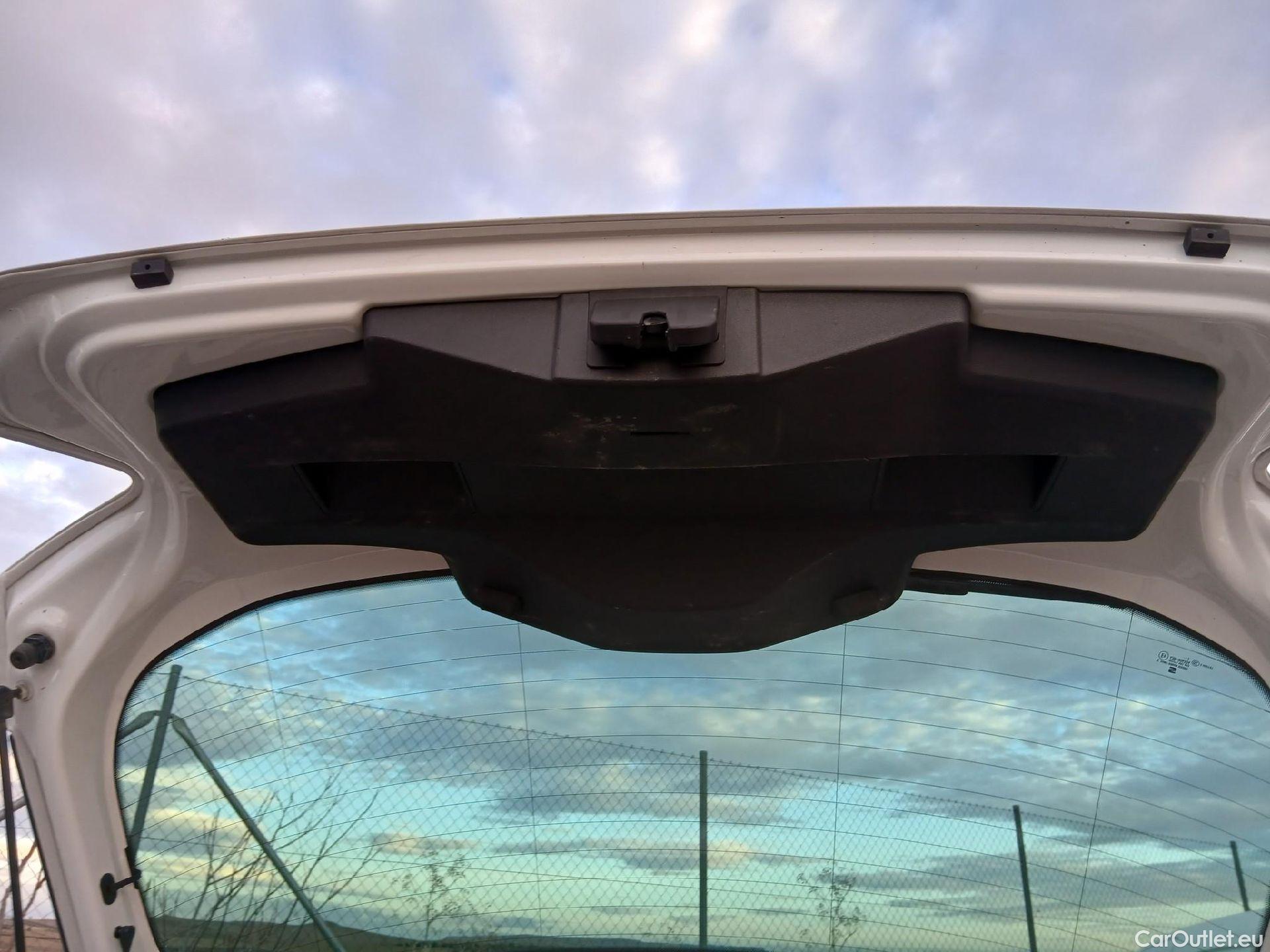  Seat  Ibiza SEAT  / 2017 / 5P / berlina con portón 1.0 MPI 59kW (80CV) Reference Plus(SP) #15