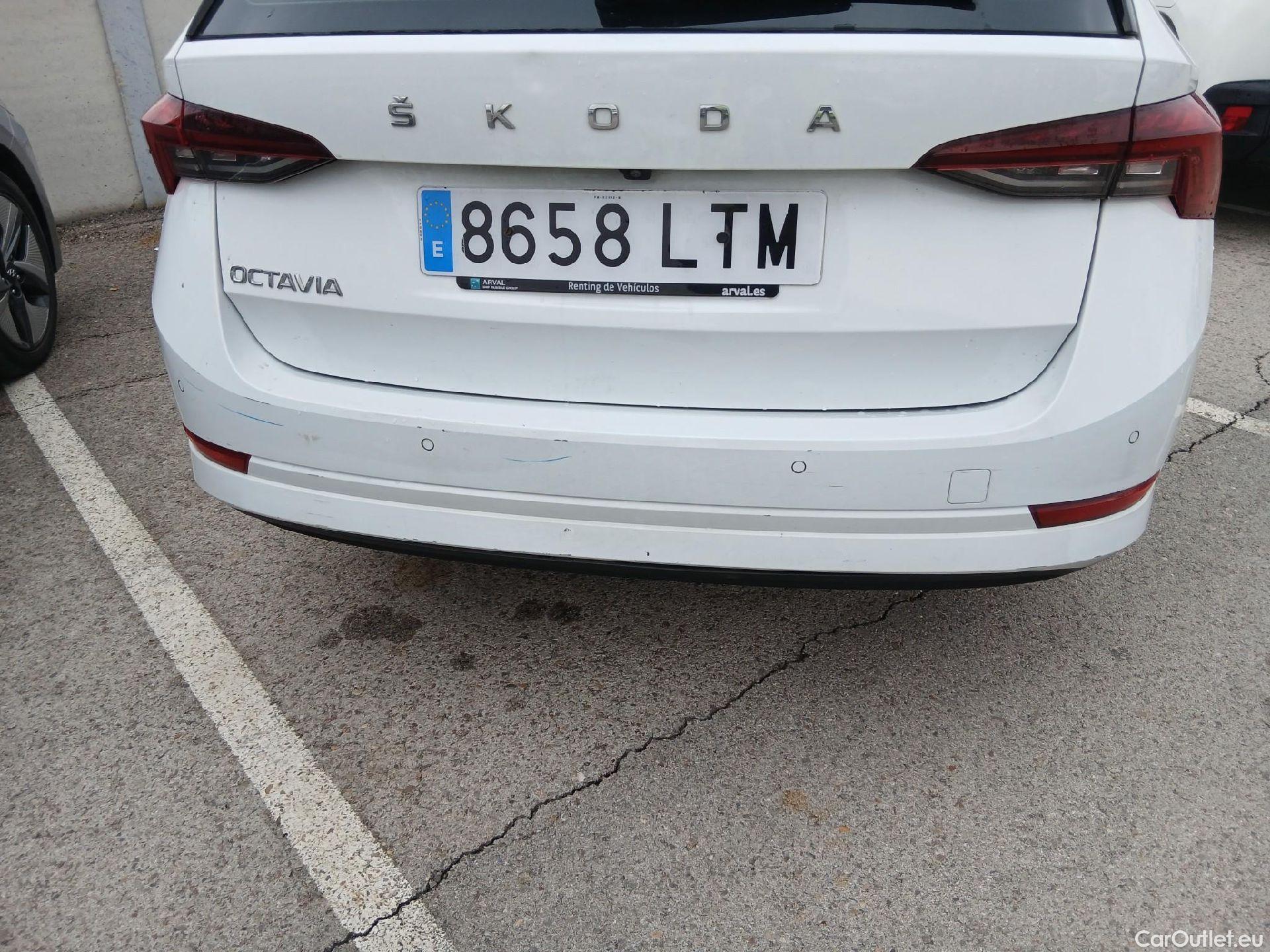  Skoda  Octavia SKODA  / 2020 / 5P / familiar Combi 2.0 TDI 110kW(150CV) DSG Ambition #16