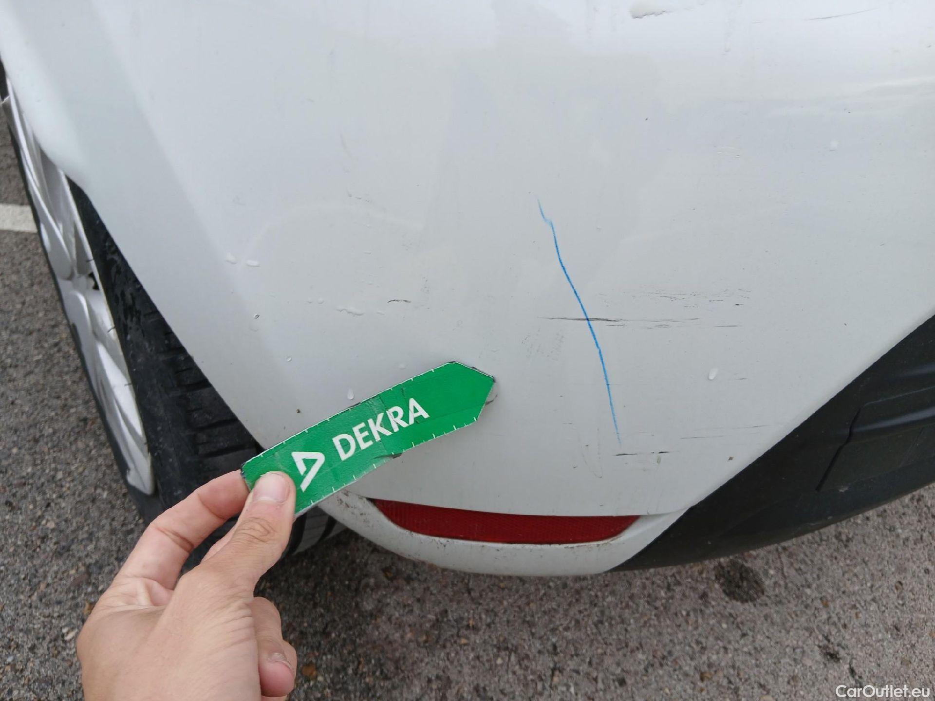  Renault  Clio RENAULT  / 2016 / 5P / berlina con portón Business dCi 55kW (75CV) -18 #29