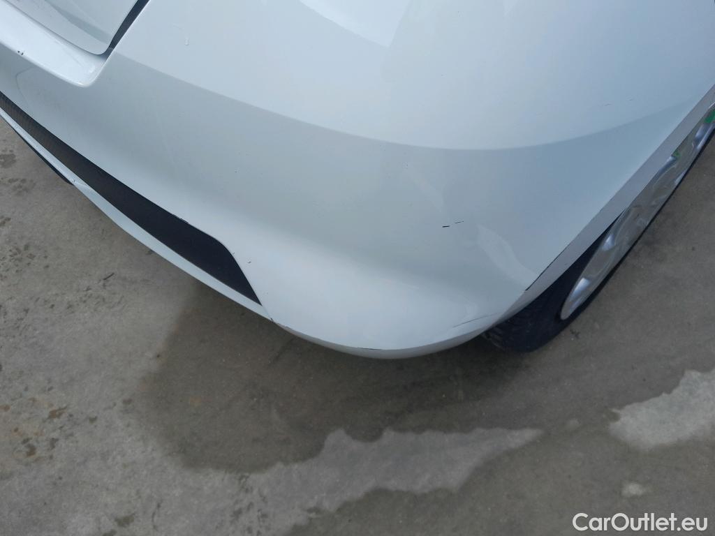  Nissan  Micra NISSAN  / 2017 / 5P / berlina con portón IG-T 74 kW (100 CV) E6D Visia+ #38